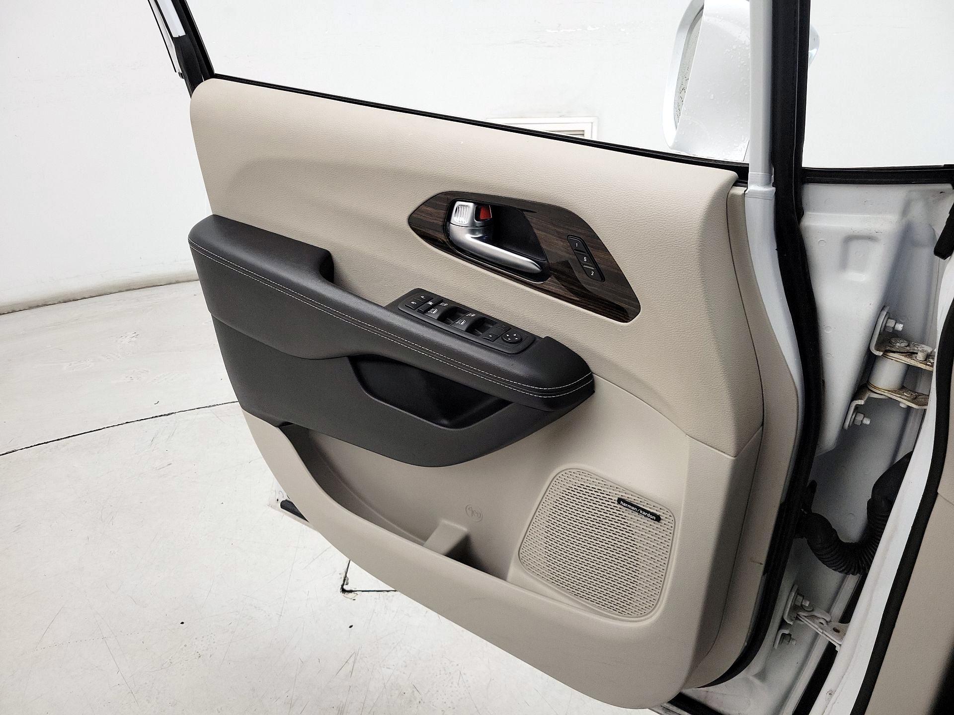 Thumbnail: 2022 Chrysler Pacifica - 12