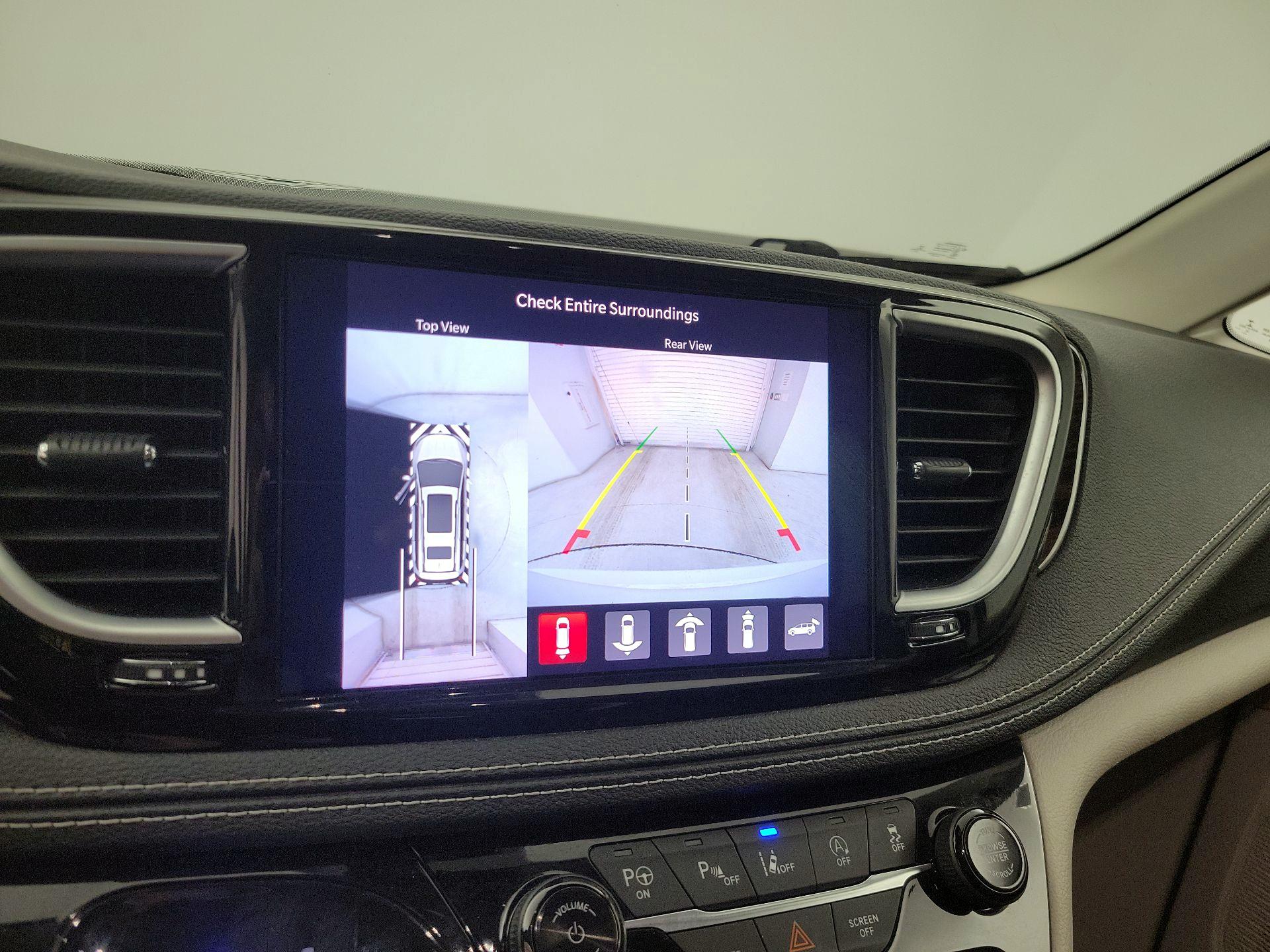 Thumbnail: 2022 Chrysler Pacifica - 15