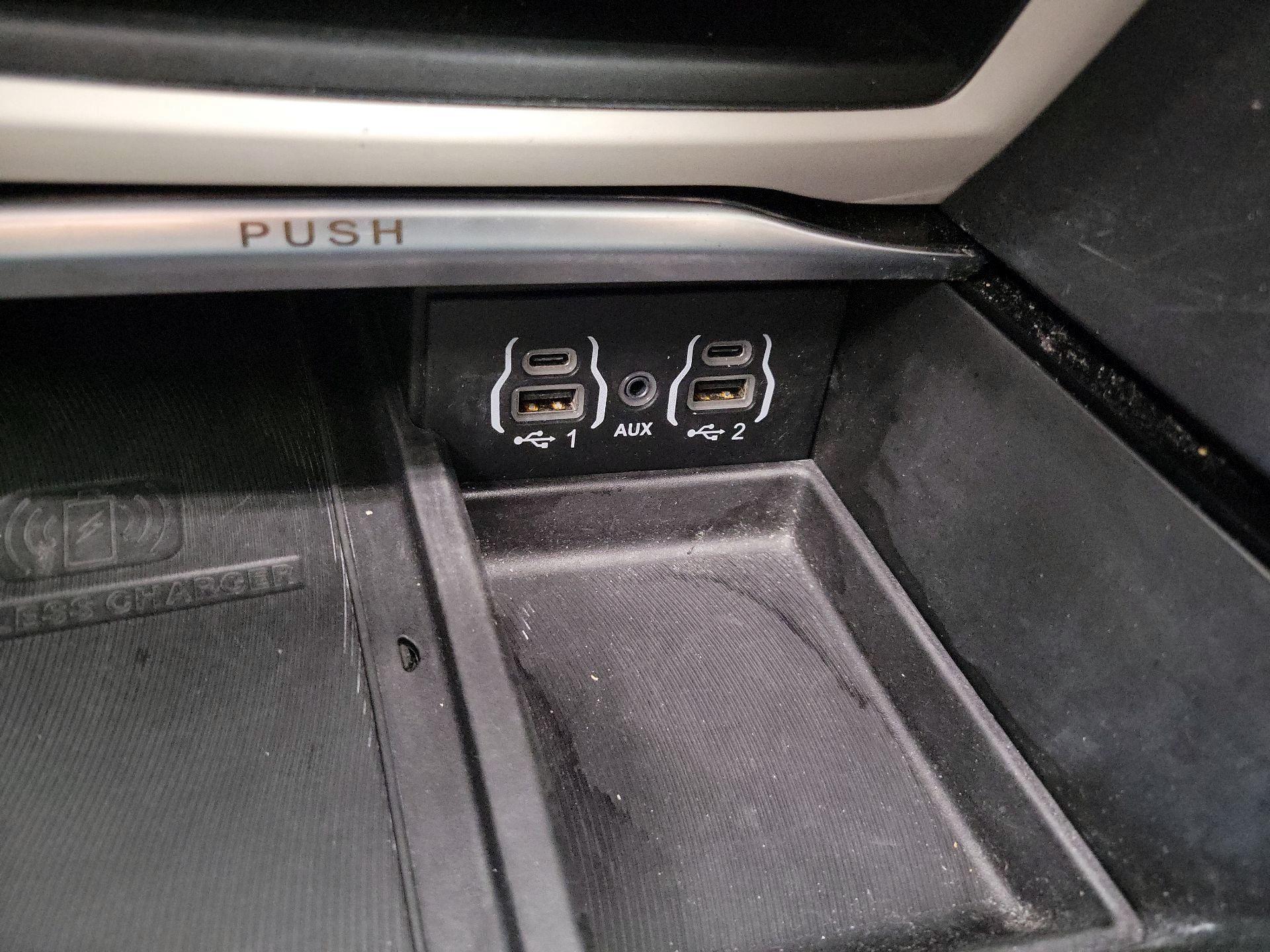 Thumbnail: 2022 Chrysler Pacifica - 19