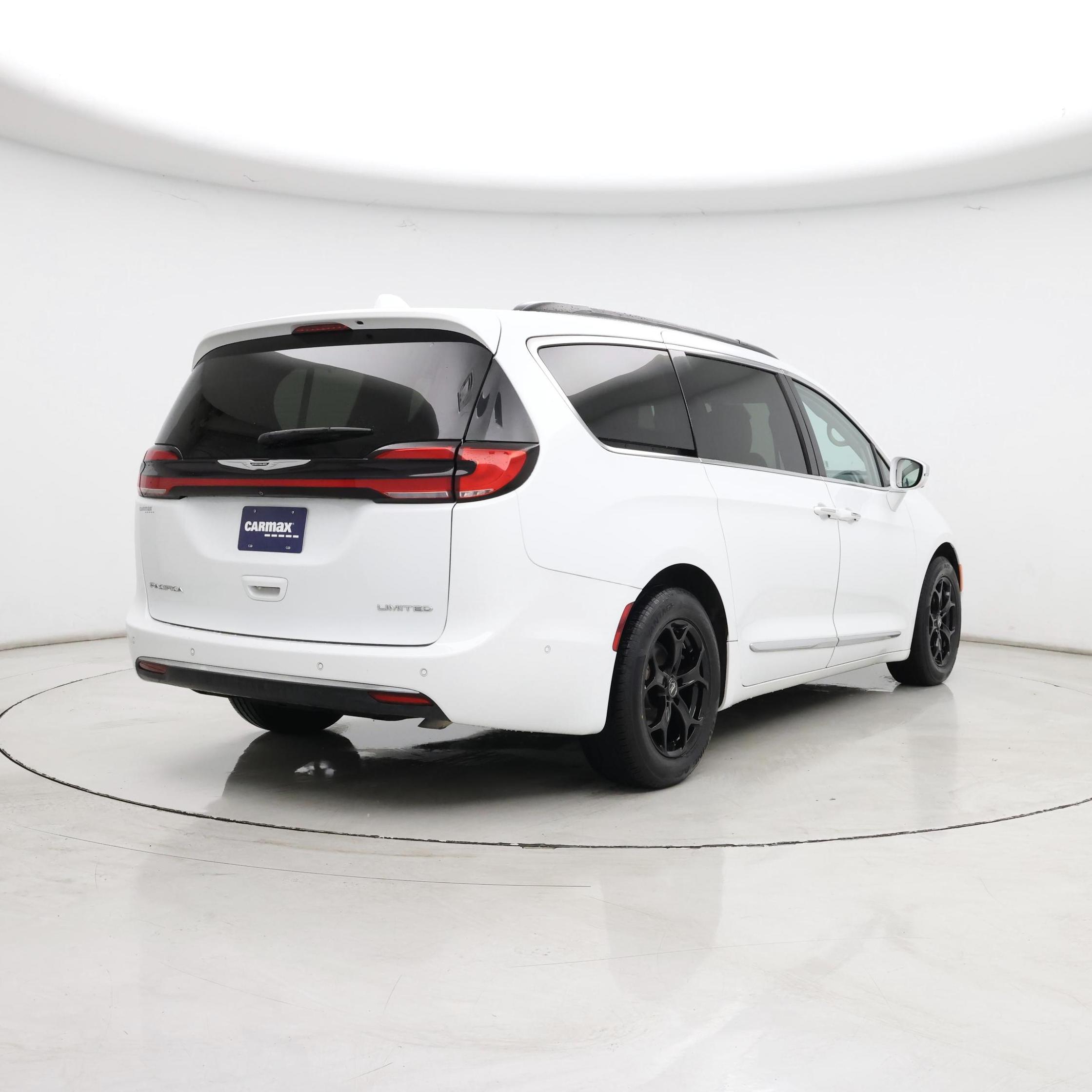 Thumbnail: 2022 Chrysler Pacifica - 8