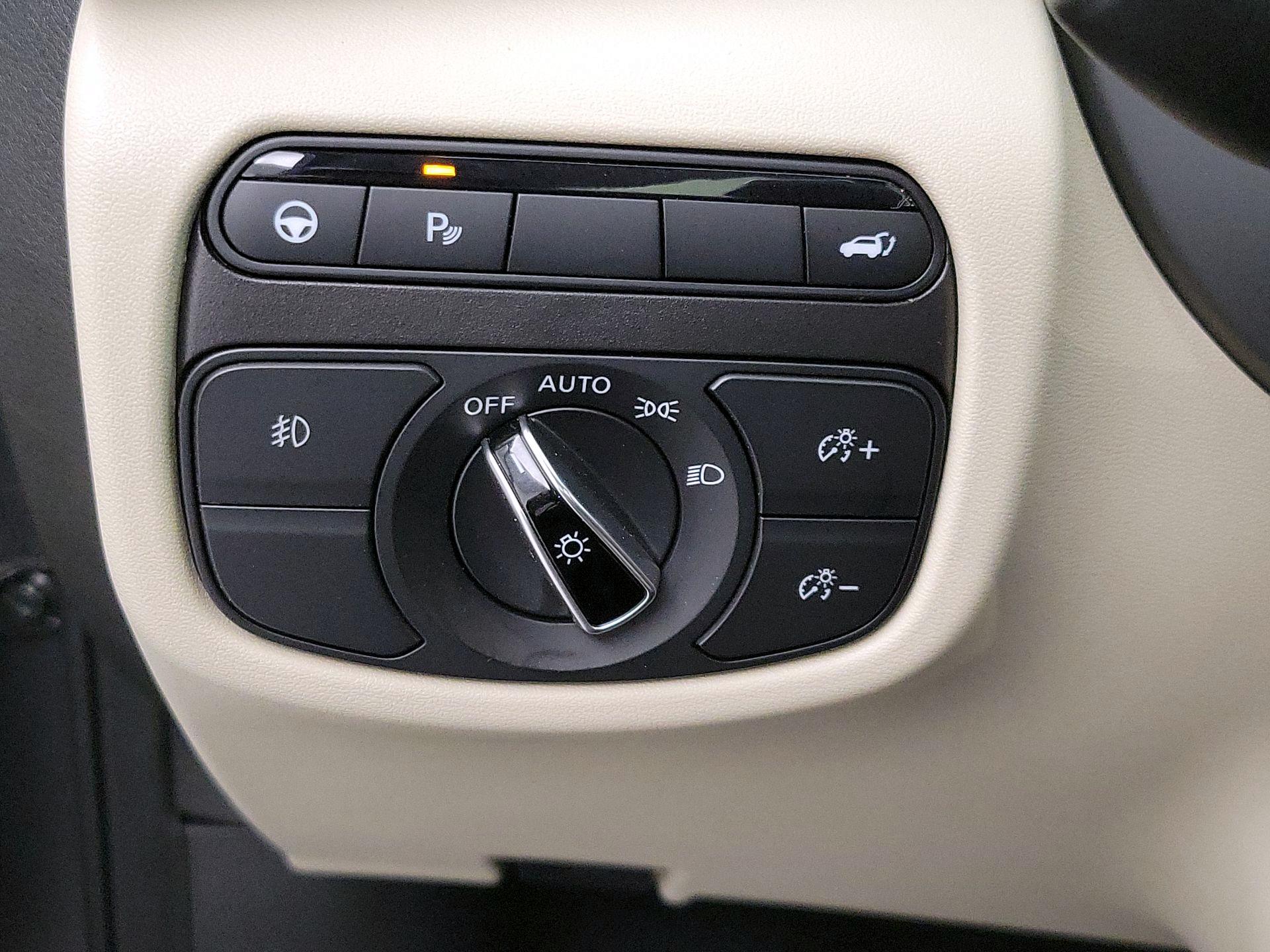 Thumbnail: 2022 INFINITI QX50 - 13