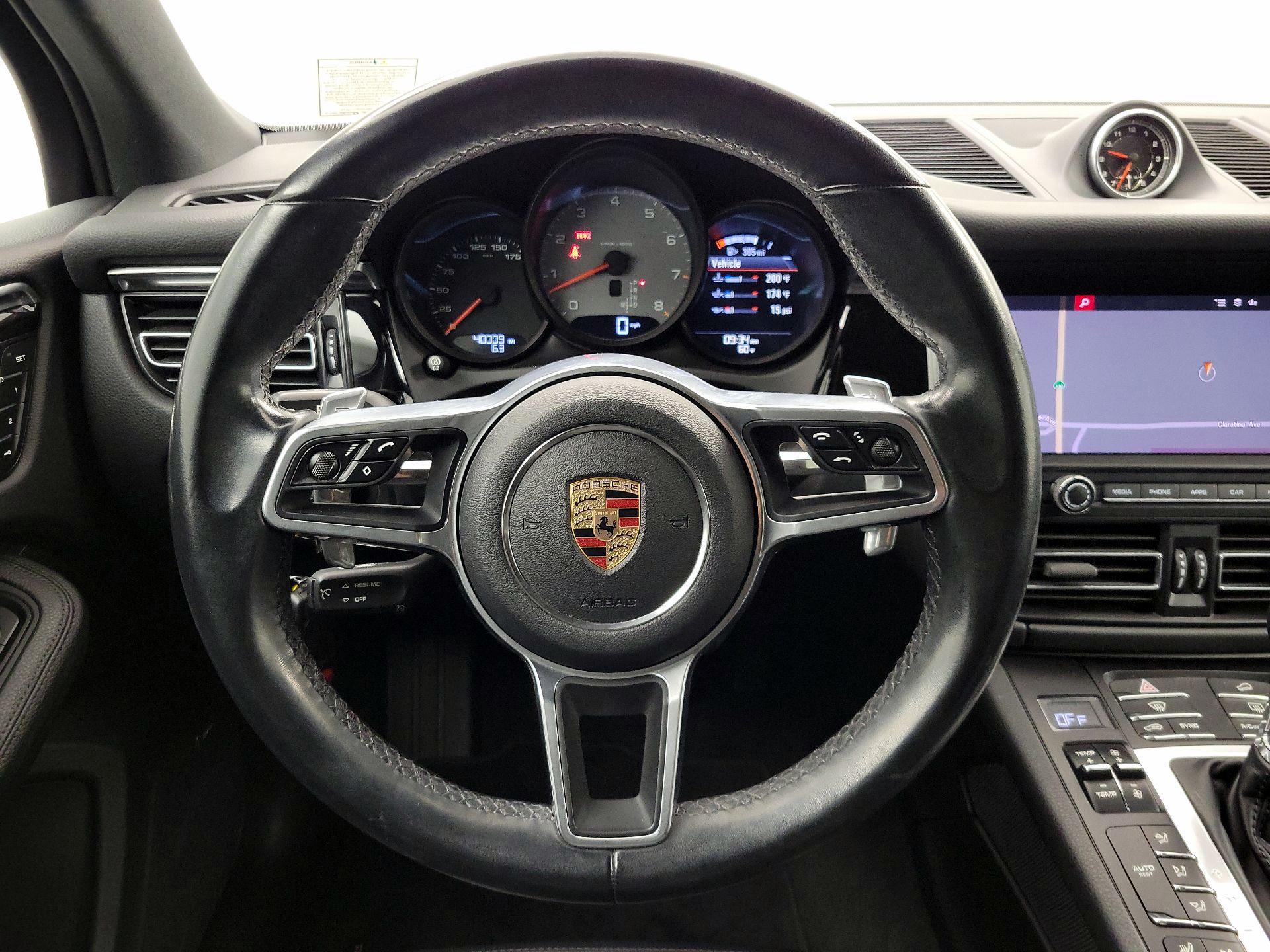 Thumbnail: 2020 Porsche Macan - 10