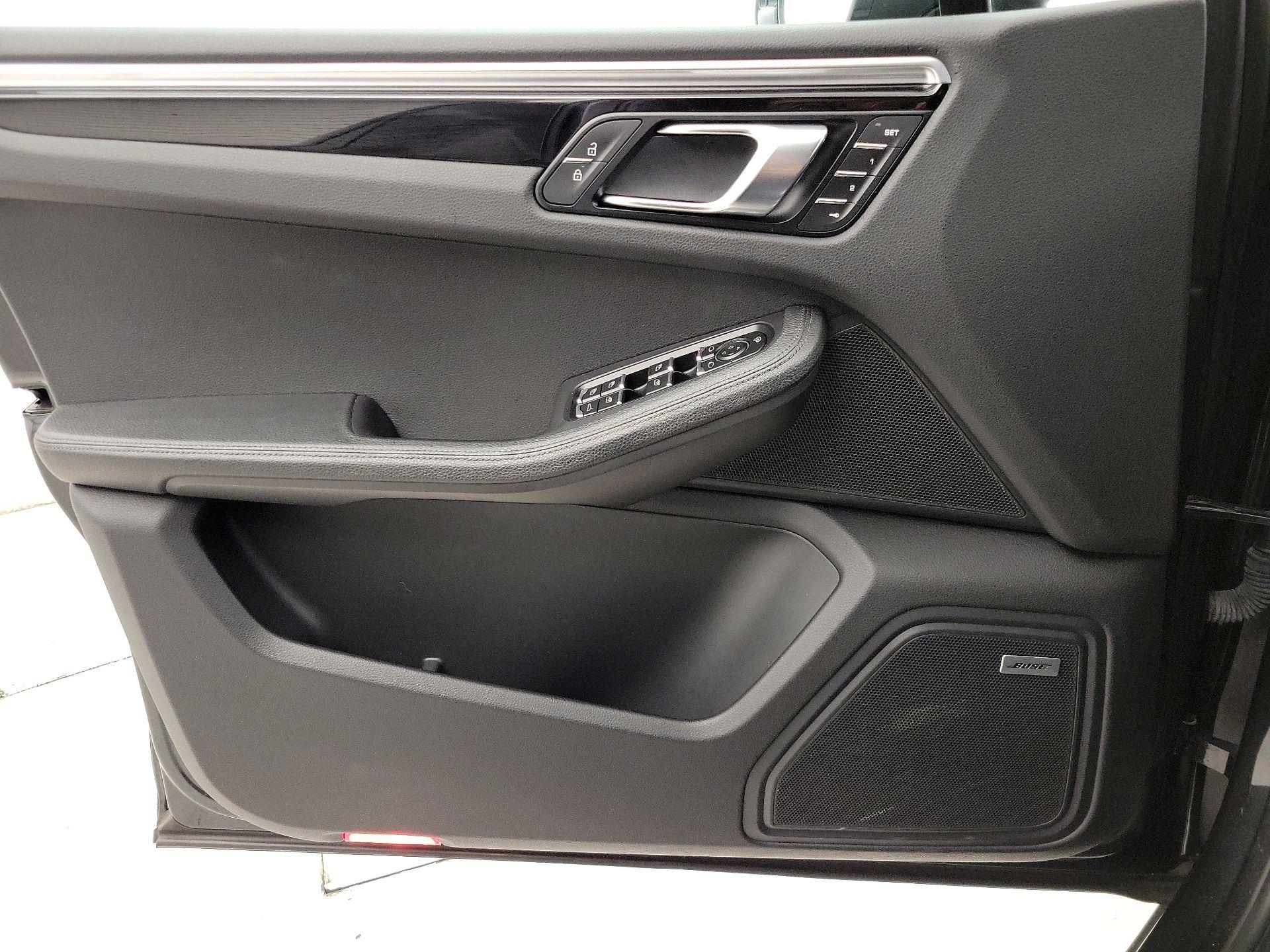 Thumbnail: 2020 Porsche Macan - 12