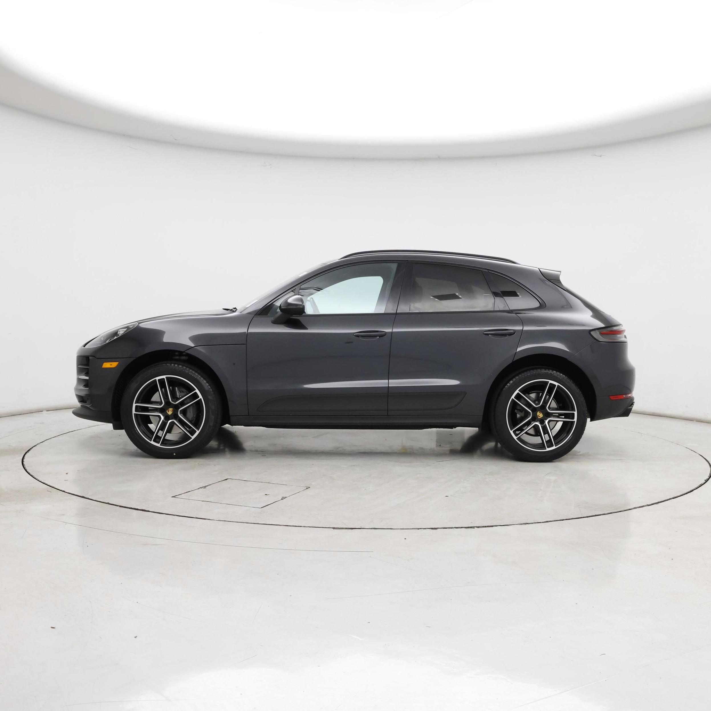 Thumbnail: 2020 Porsche Macan - 3