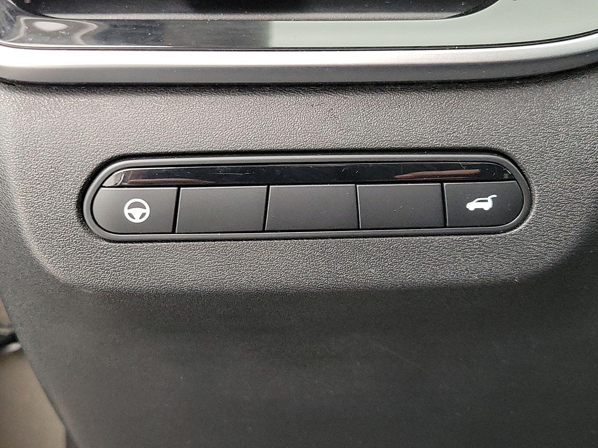 Thumbnail: 2023 INFINITI QX60 - 13