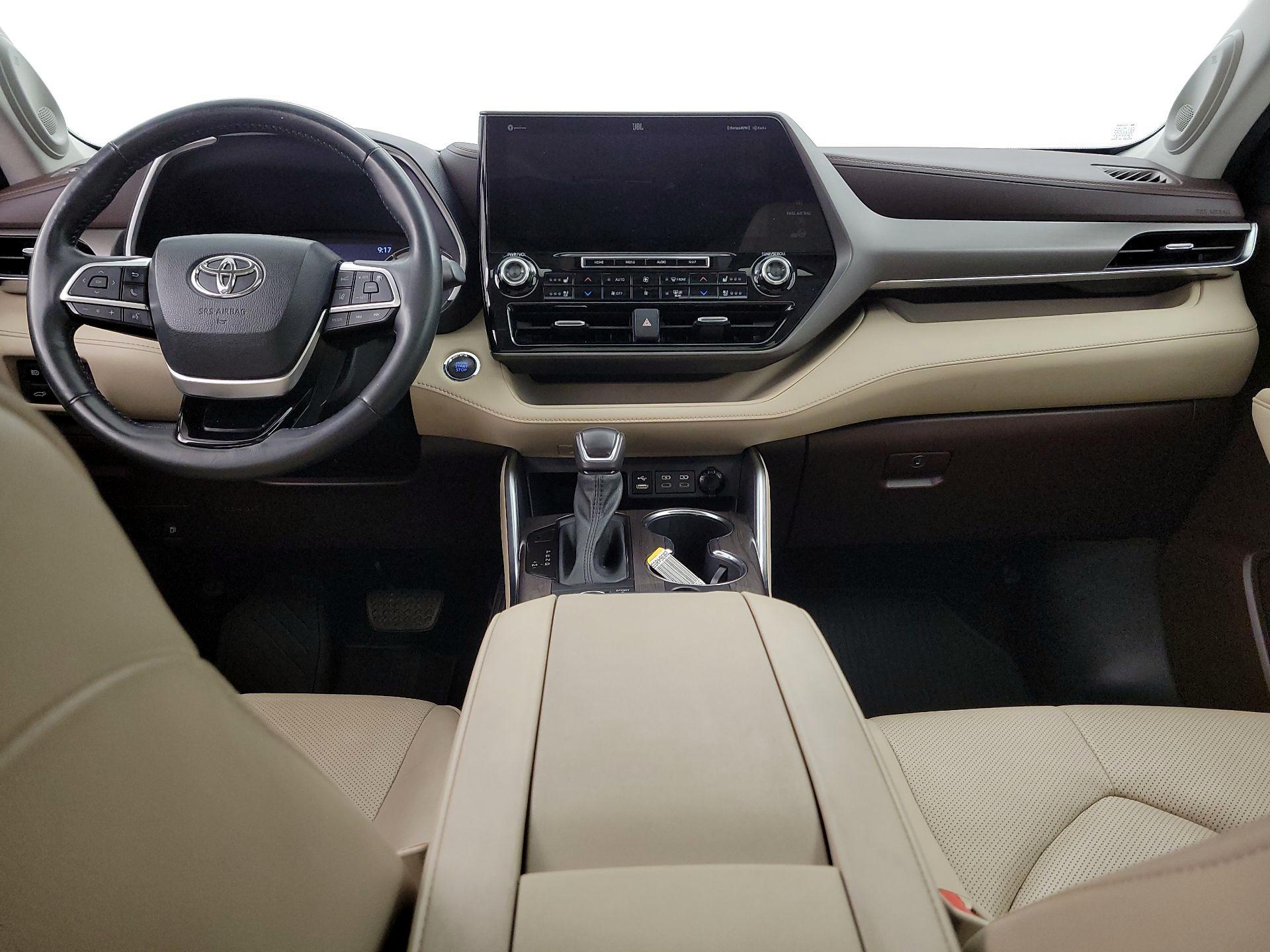 Thumbnail: 2022 Toyota Highlander - 9