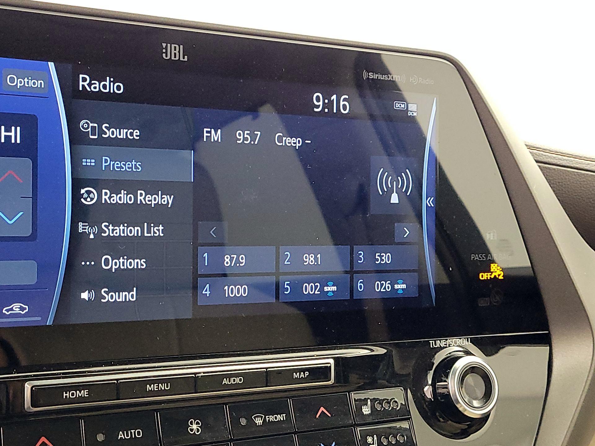 Thumbnail: 2022 Toyota Highlander - 16