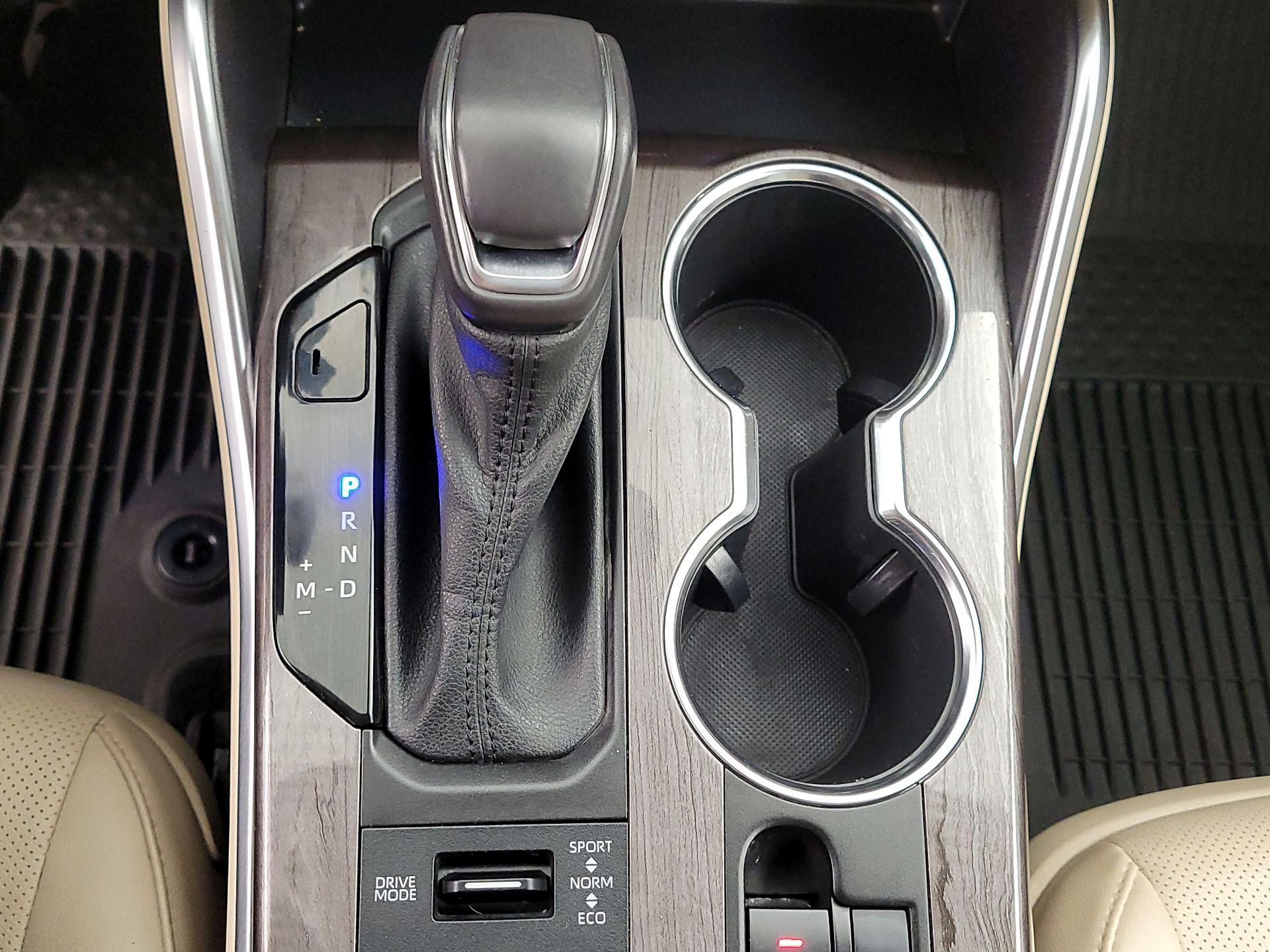 Thumbnail: 2022 Toyota Highlander - 18