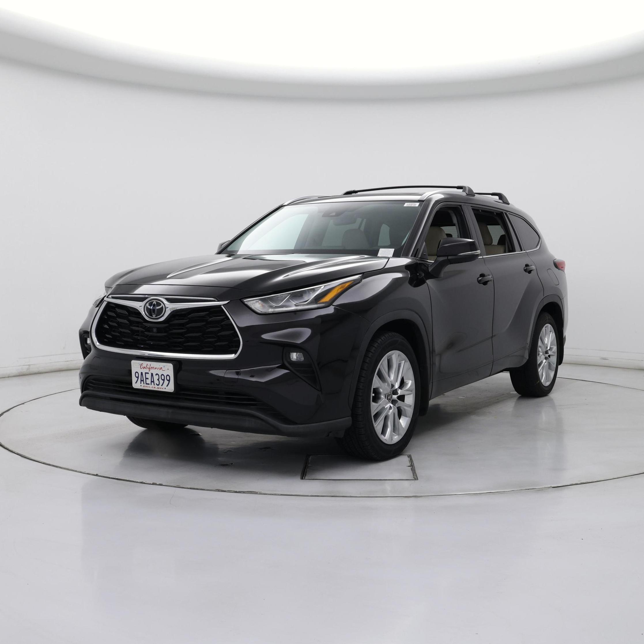 Thumbnail: 2022 Toyota Highlander - 4