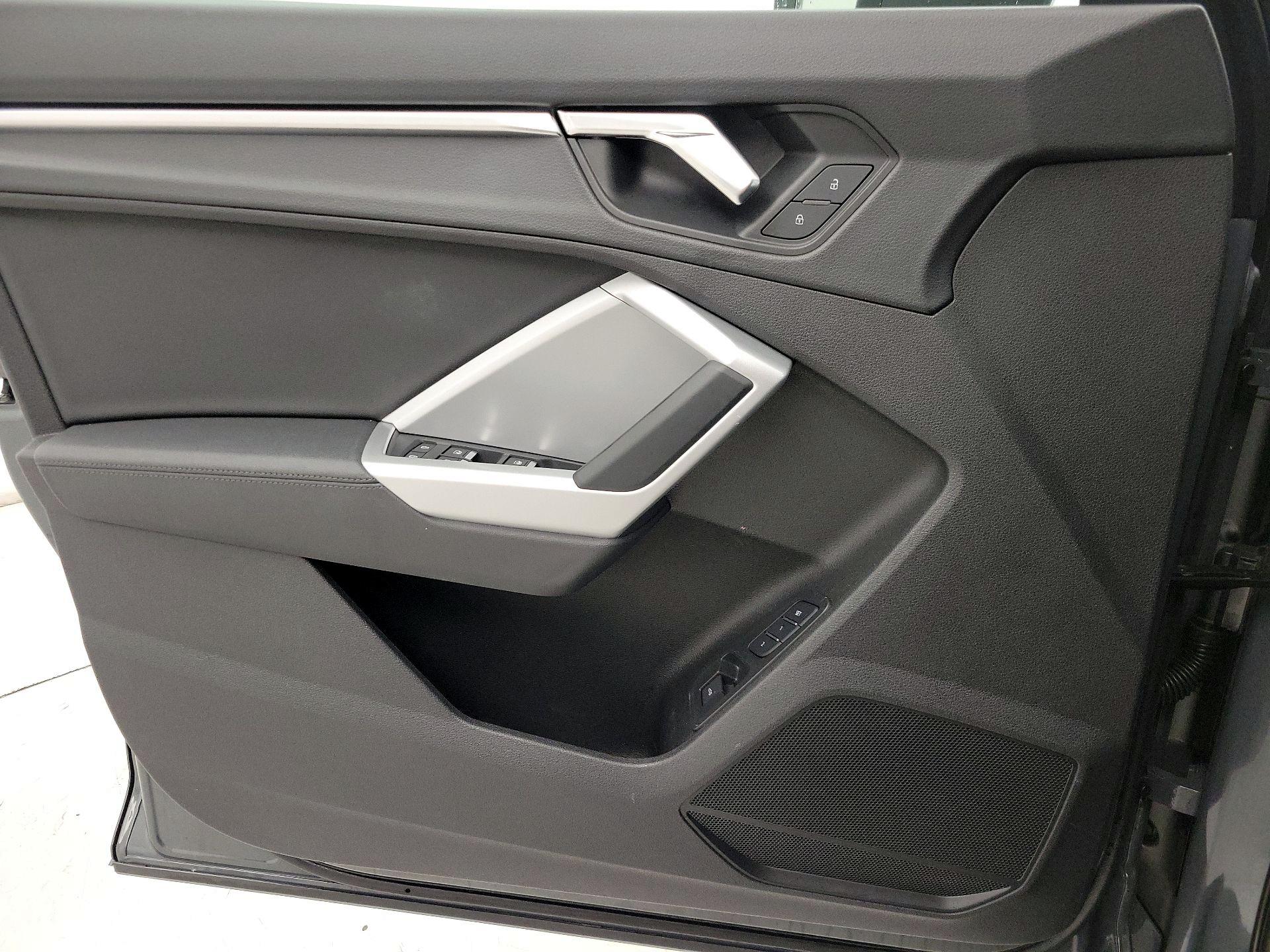 Thumbnail: 2022 Audi Q3 - 12