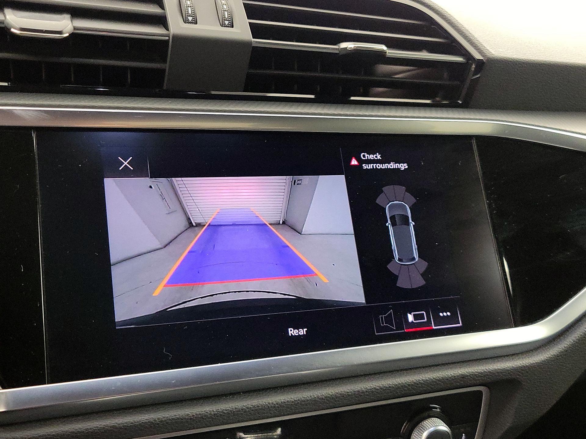 Thumbnail: 2022 Audi Q3 - 14