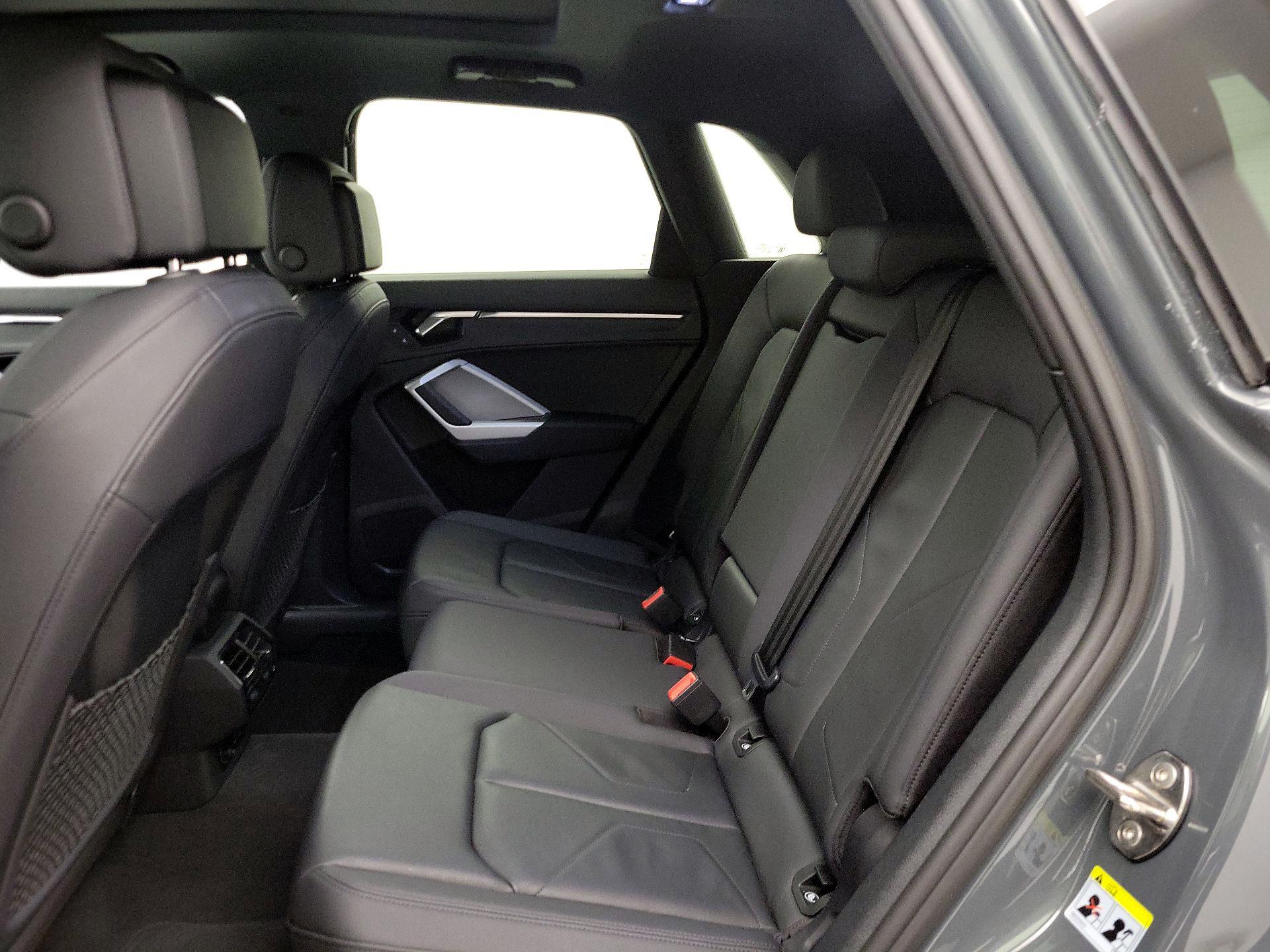 Thumbnail: 2022 Audi Q3 - 20