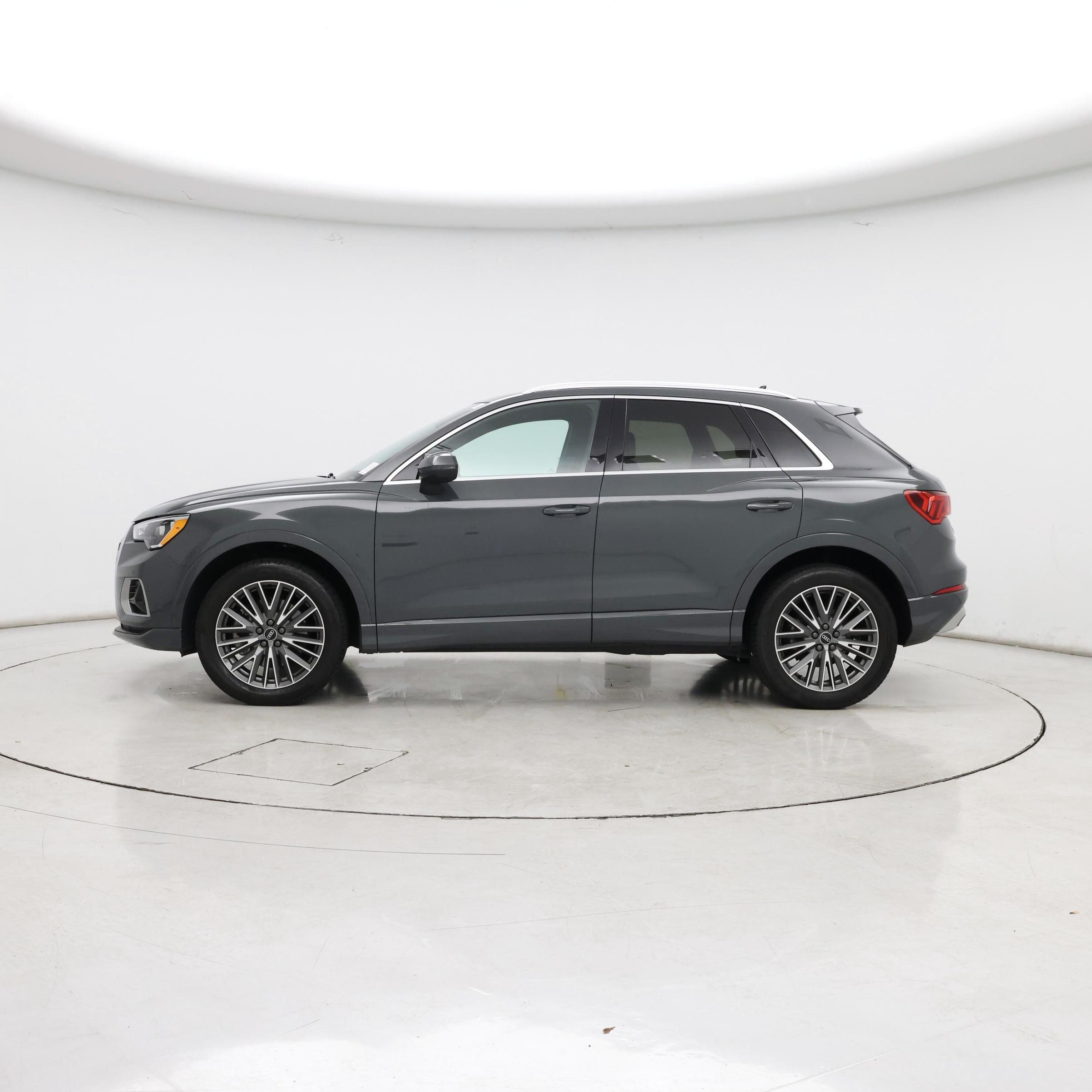 Thumbnail: 2022 Audi Q3 - 3