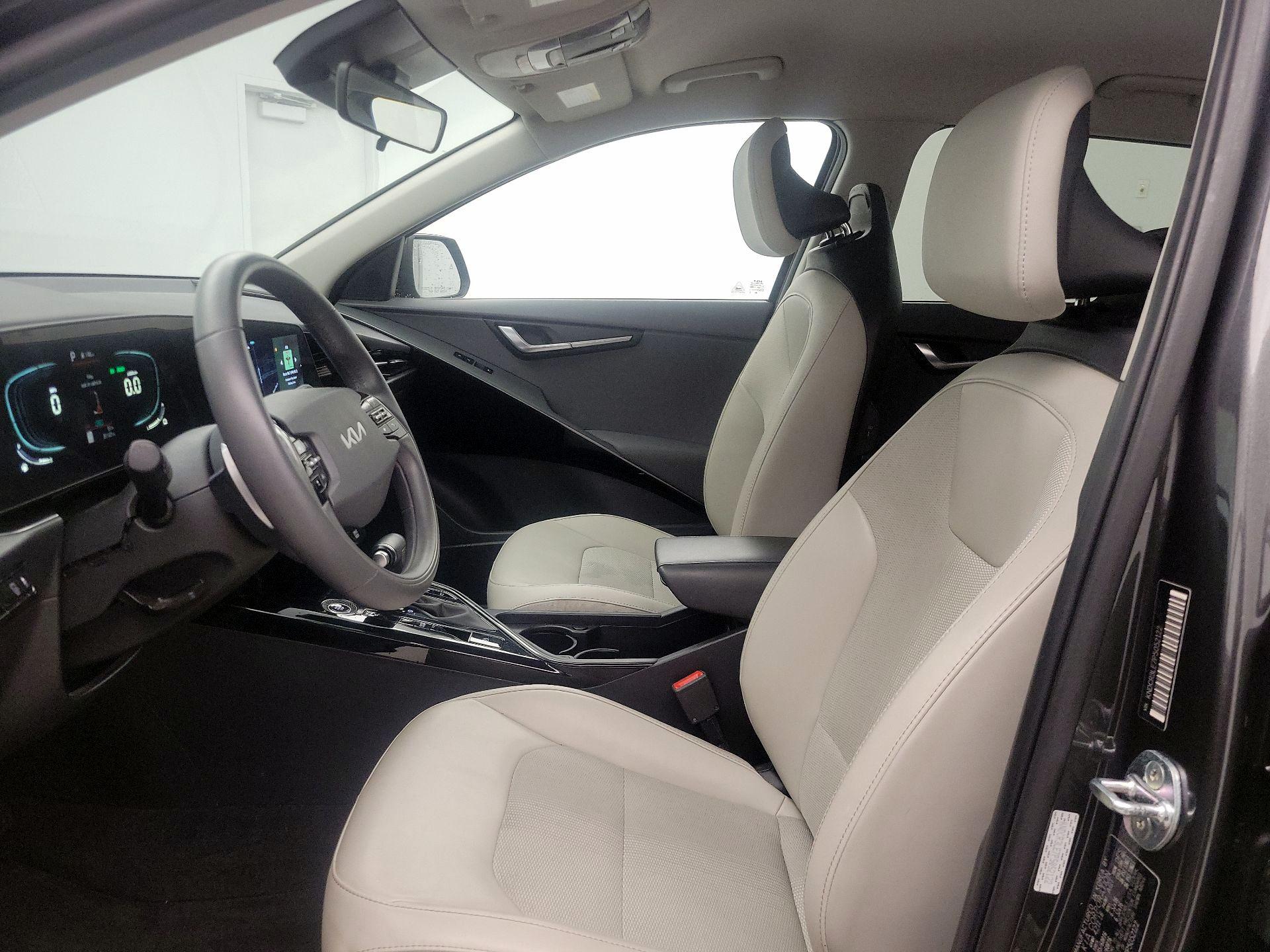 Thumbnail: 2023 Kia Niro - 11