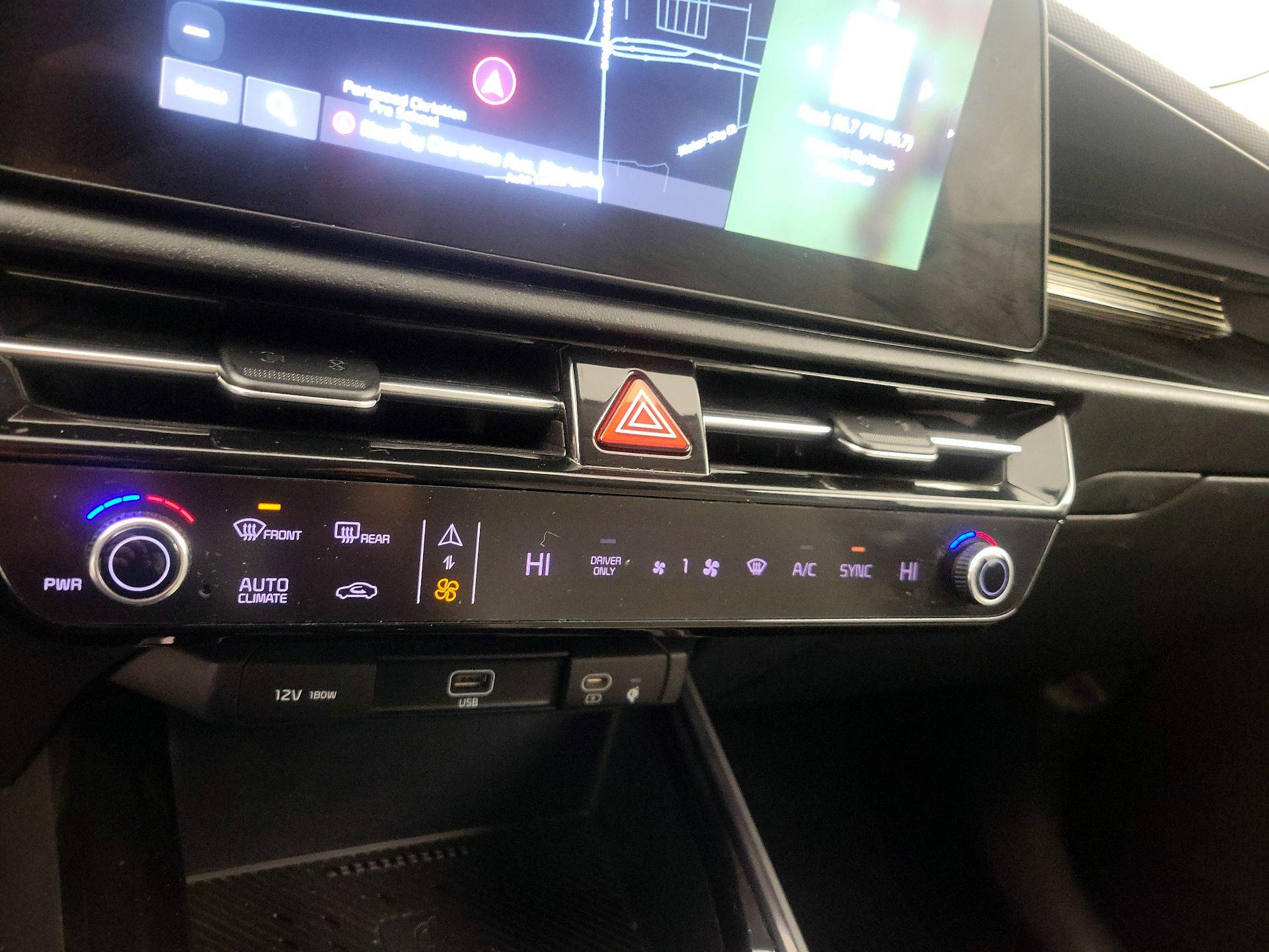 Thumbnail: 2023 Kia Niro - 17