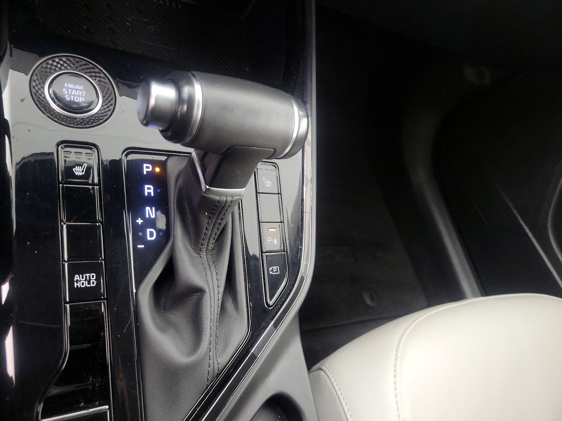 Thumbnail: 2023 Kia Niro - 18