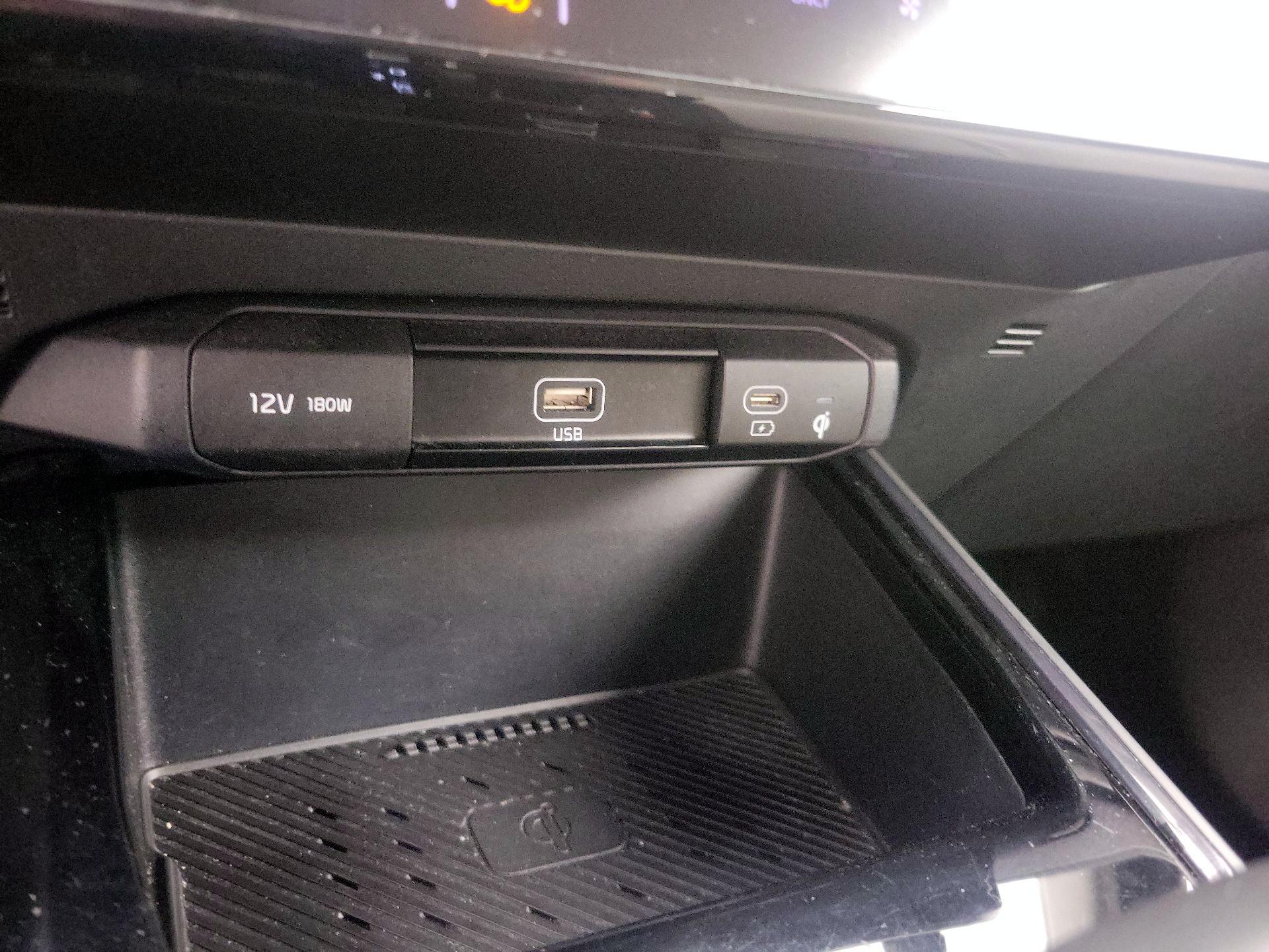 Thumbnail: 2023 Kia Niro - 19