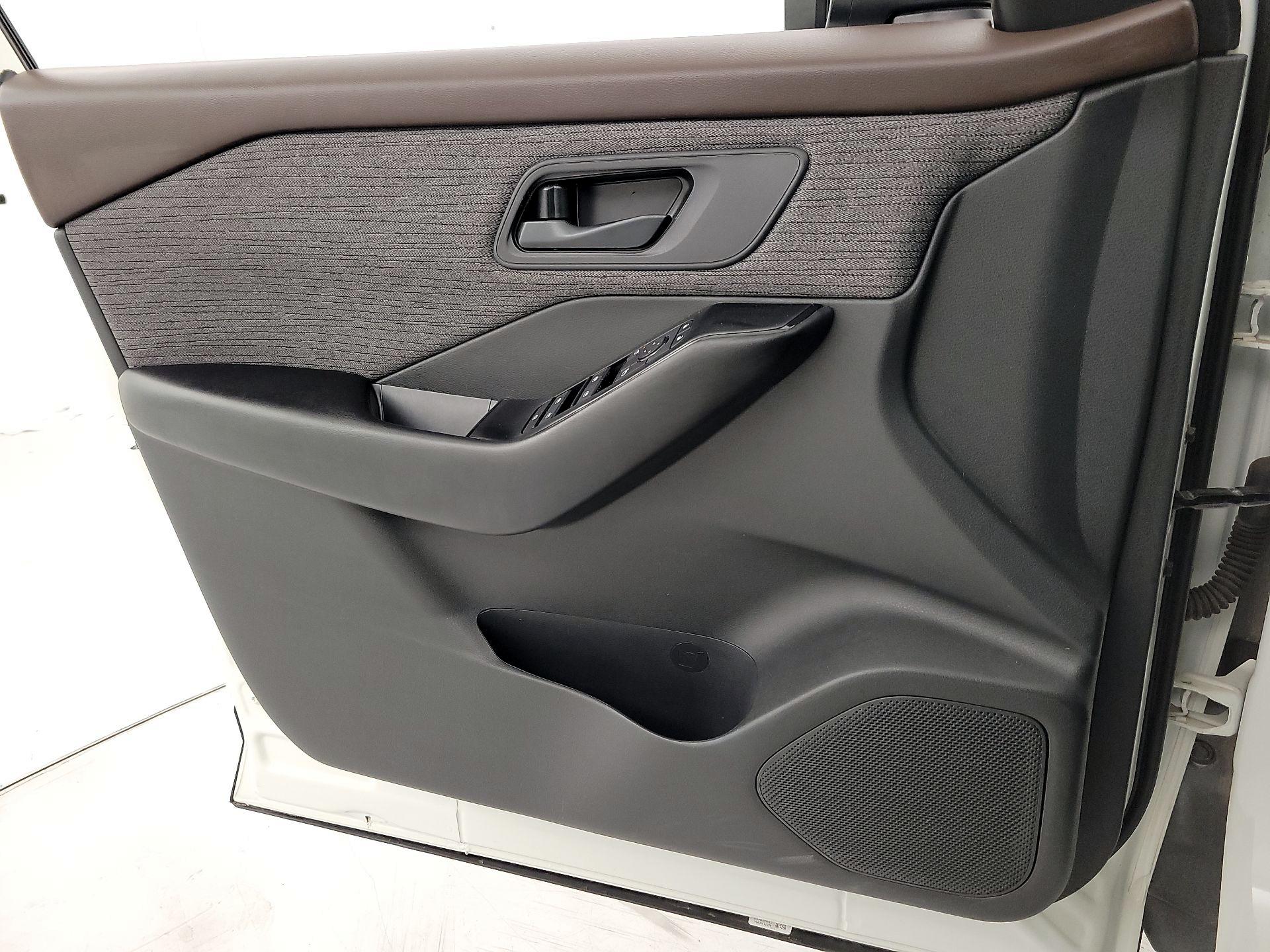 Thumbnail: 2023 Nissan Rogue - 12