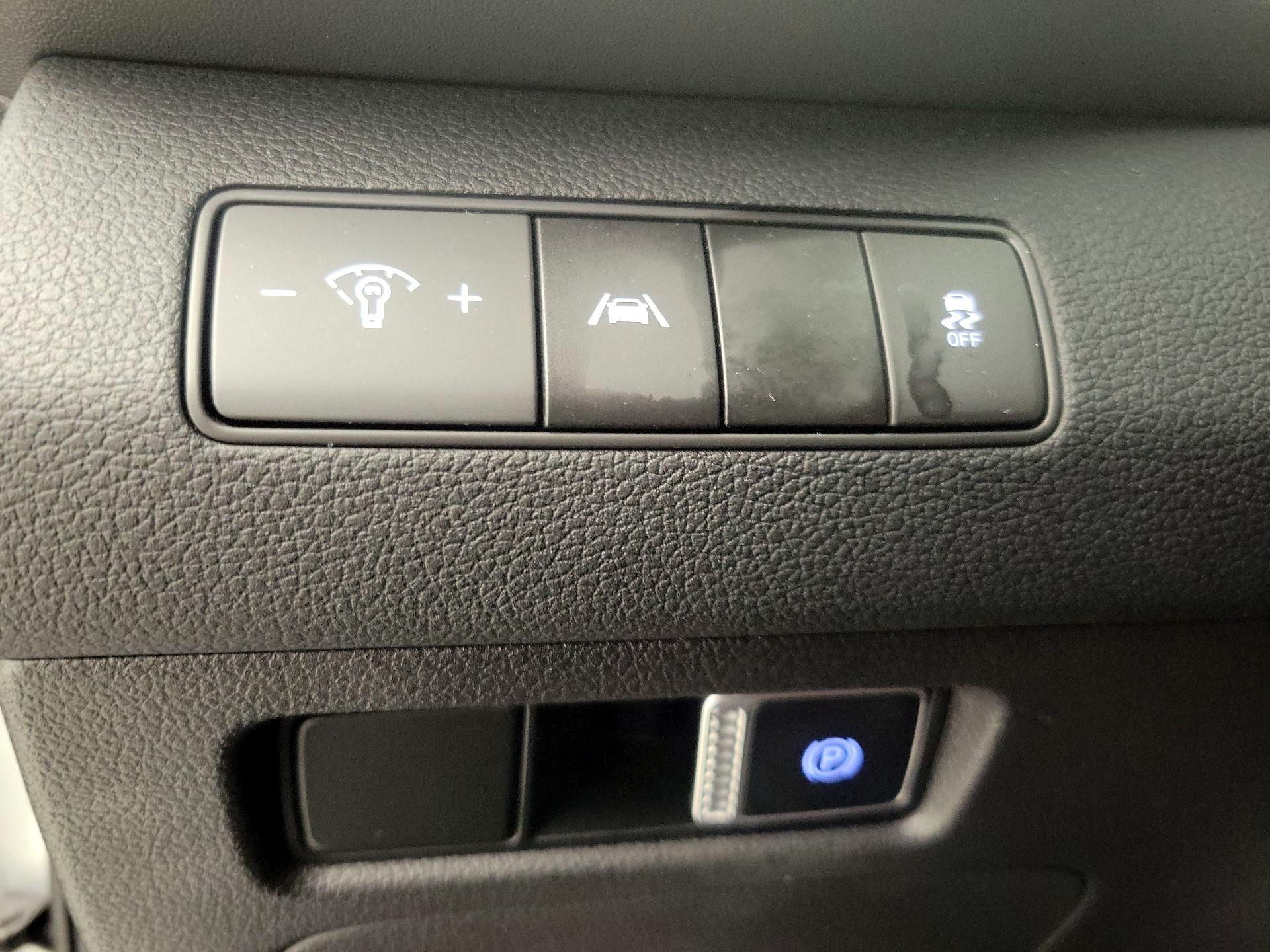 Thumbnail: 2023 Hyundai Santa Fe - 13