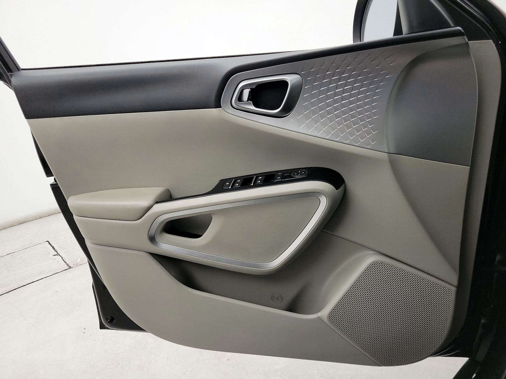 Thumbnail: 2022 Kia Soul - 12