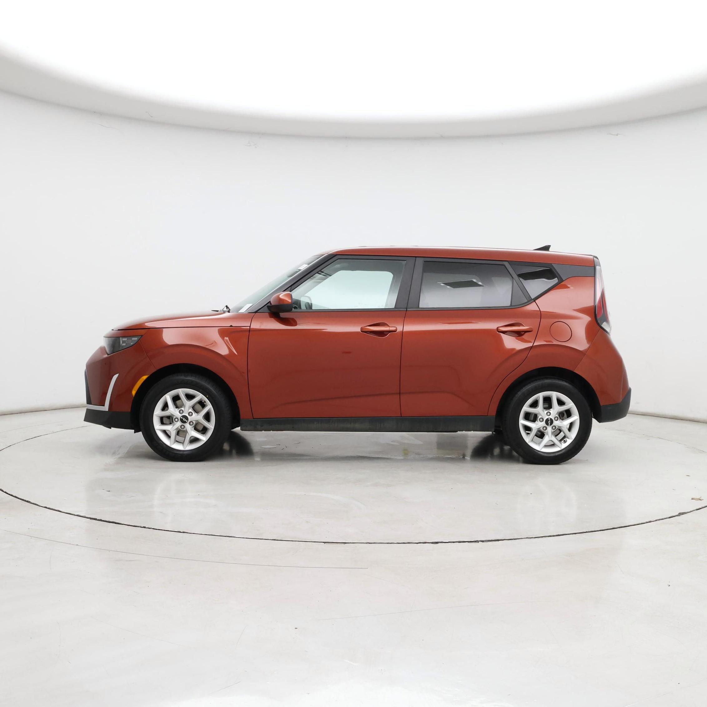 Thumbnail: 2023 Kia Soul - 3