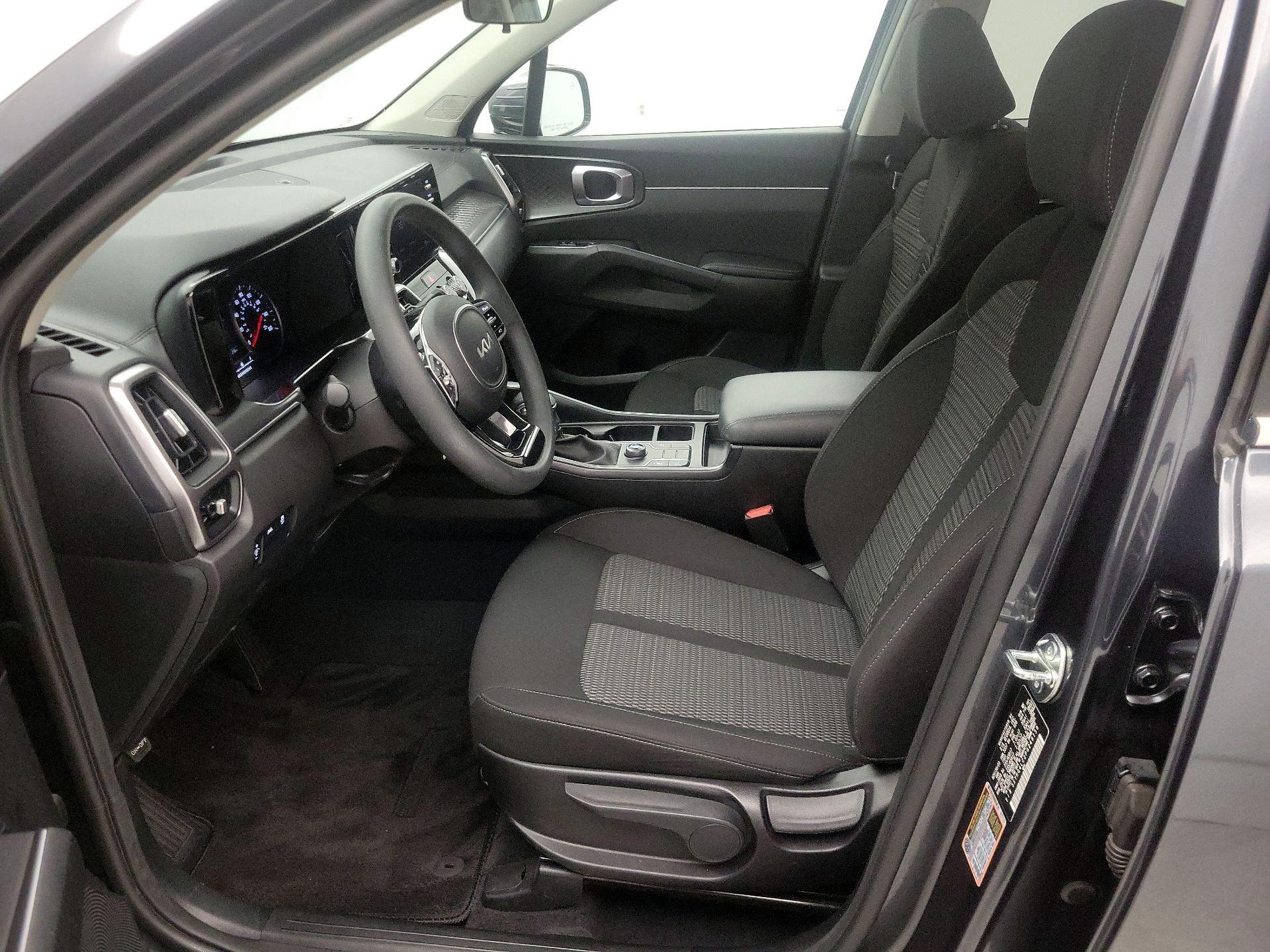 Thumbnail: 2023 Kia Sorento - 11