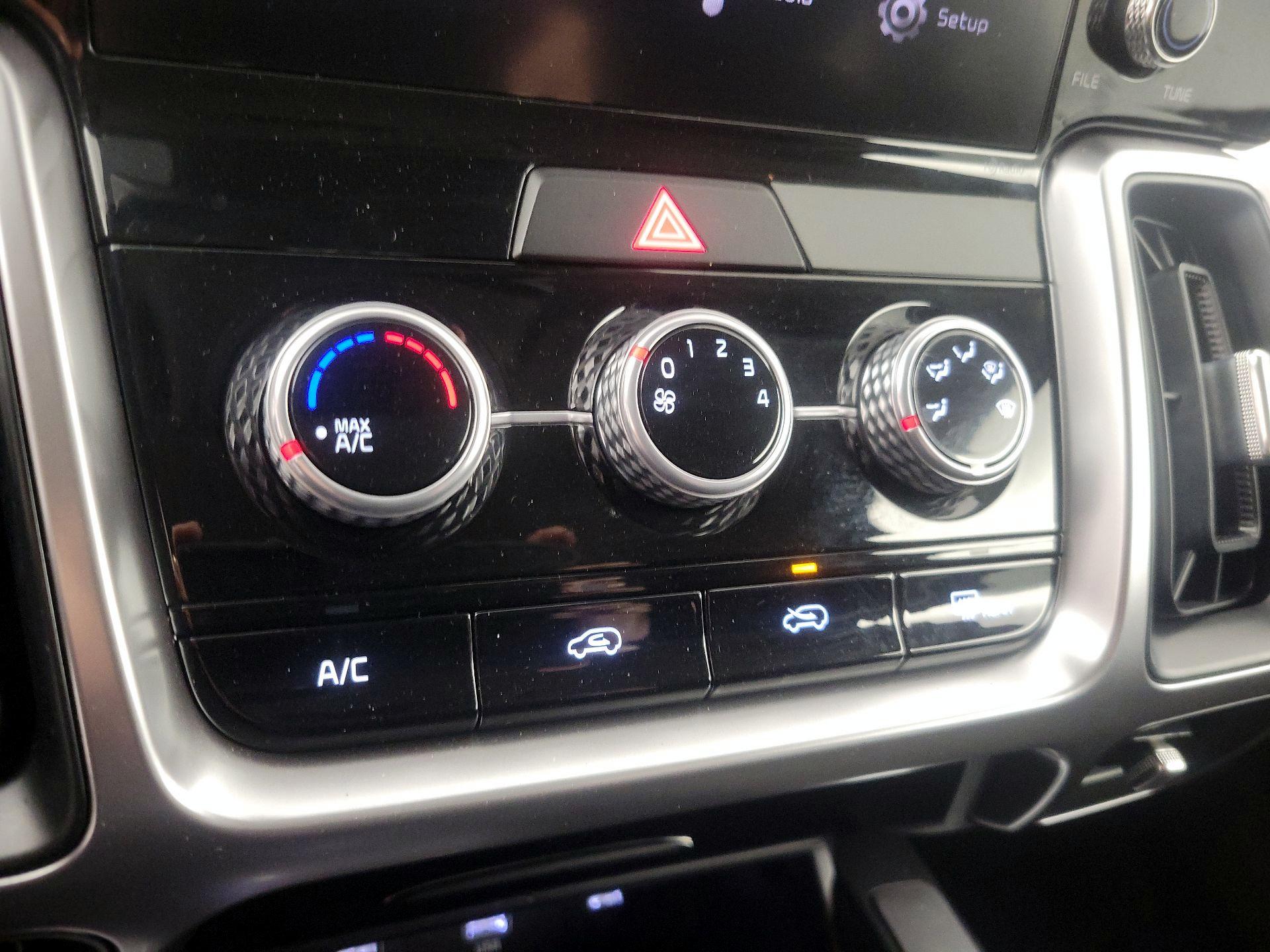 Thumbnail: 2023 Kia Sorento - 16