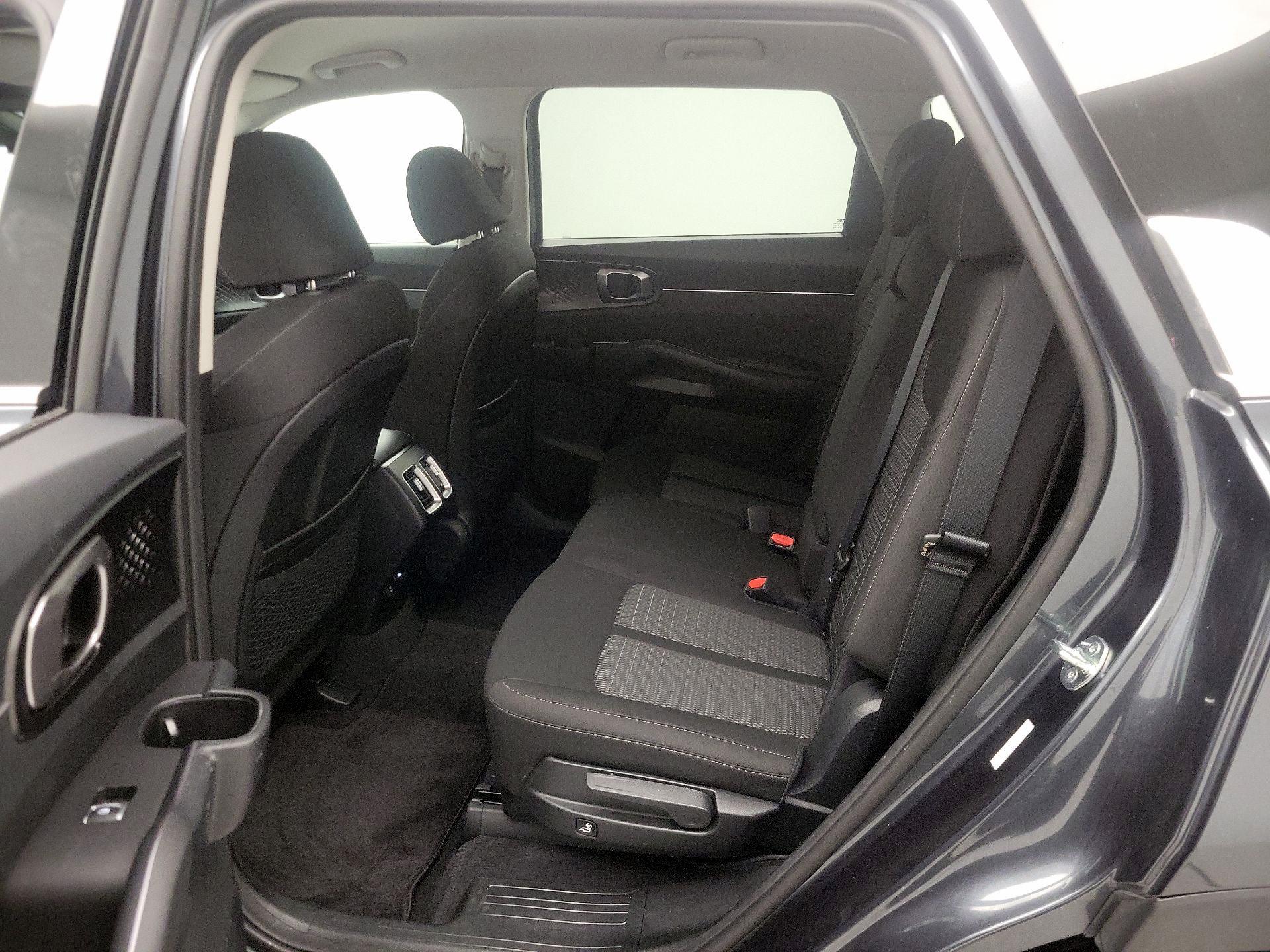 Thumbnail: 2023 Kia Sorento - 19