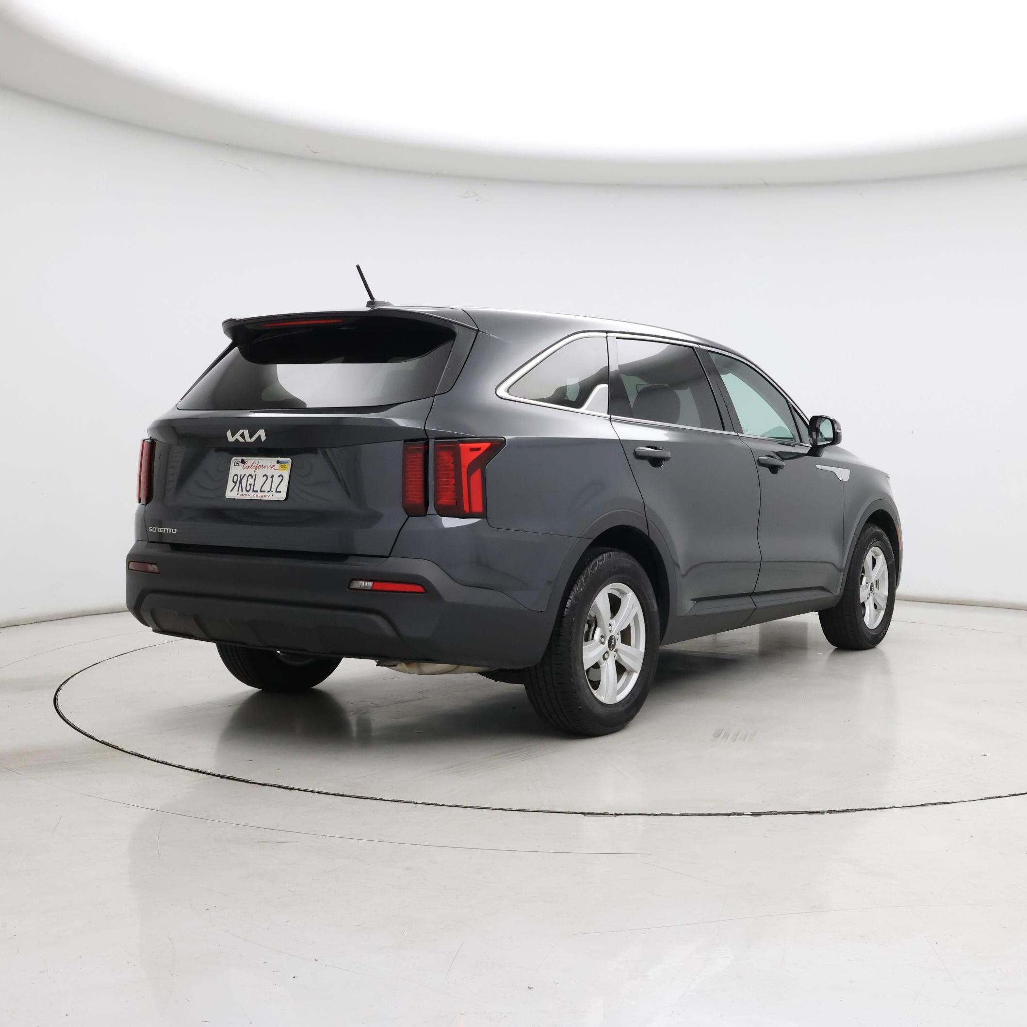 Thumbnail: 2023 Kia Sorento - 8