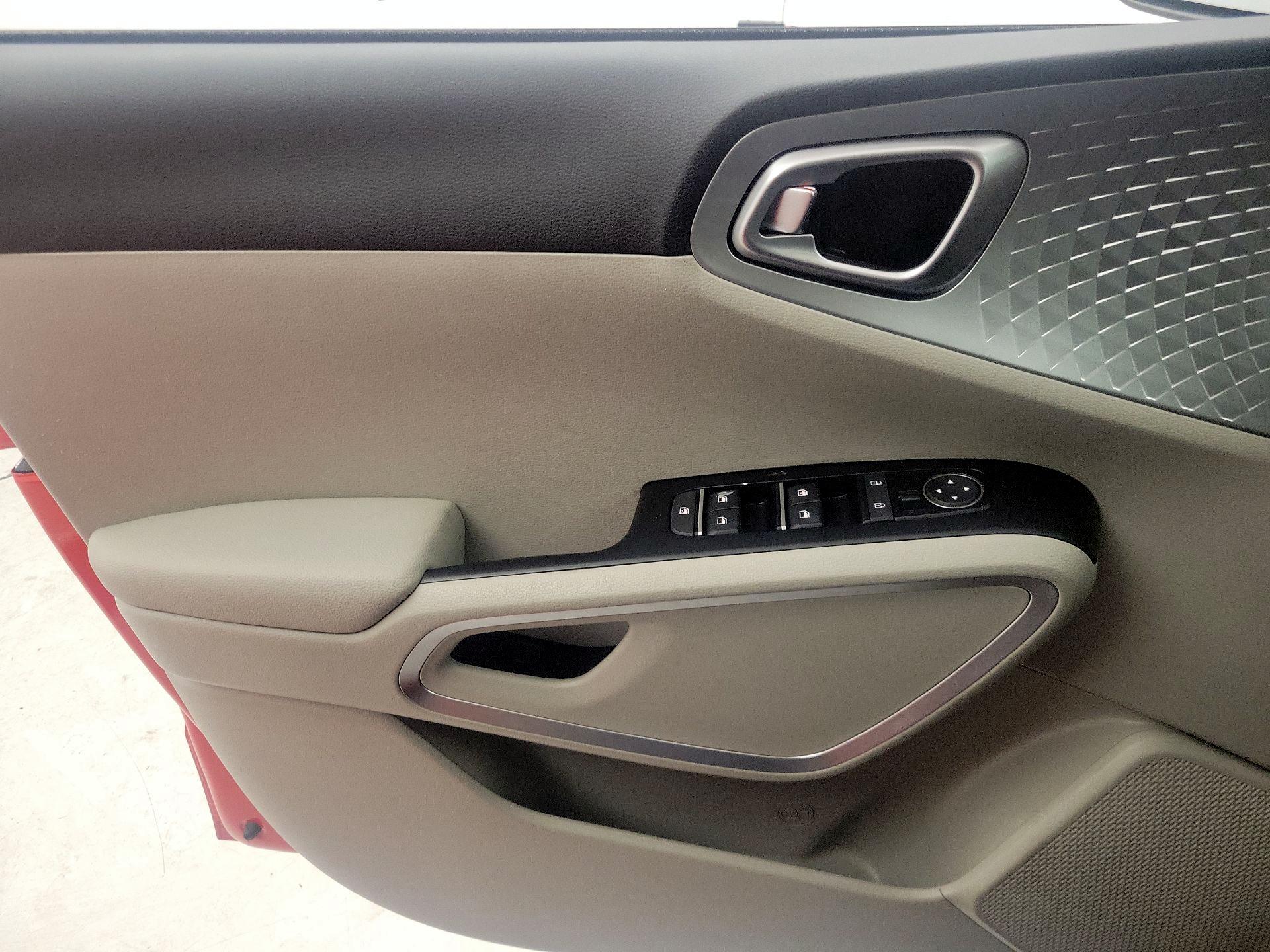 Thumbnail: 2022 Kia Soul - 12