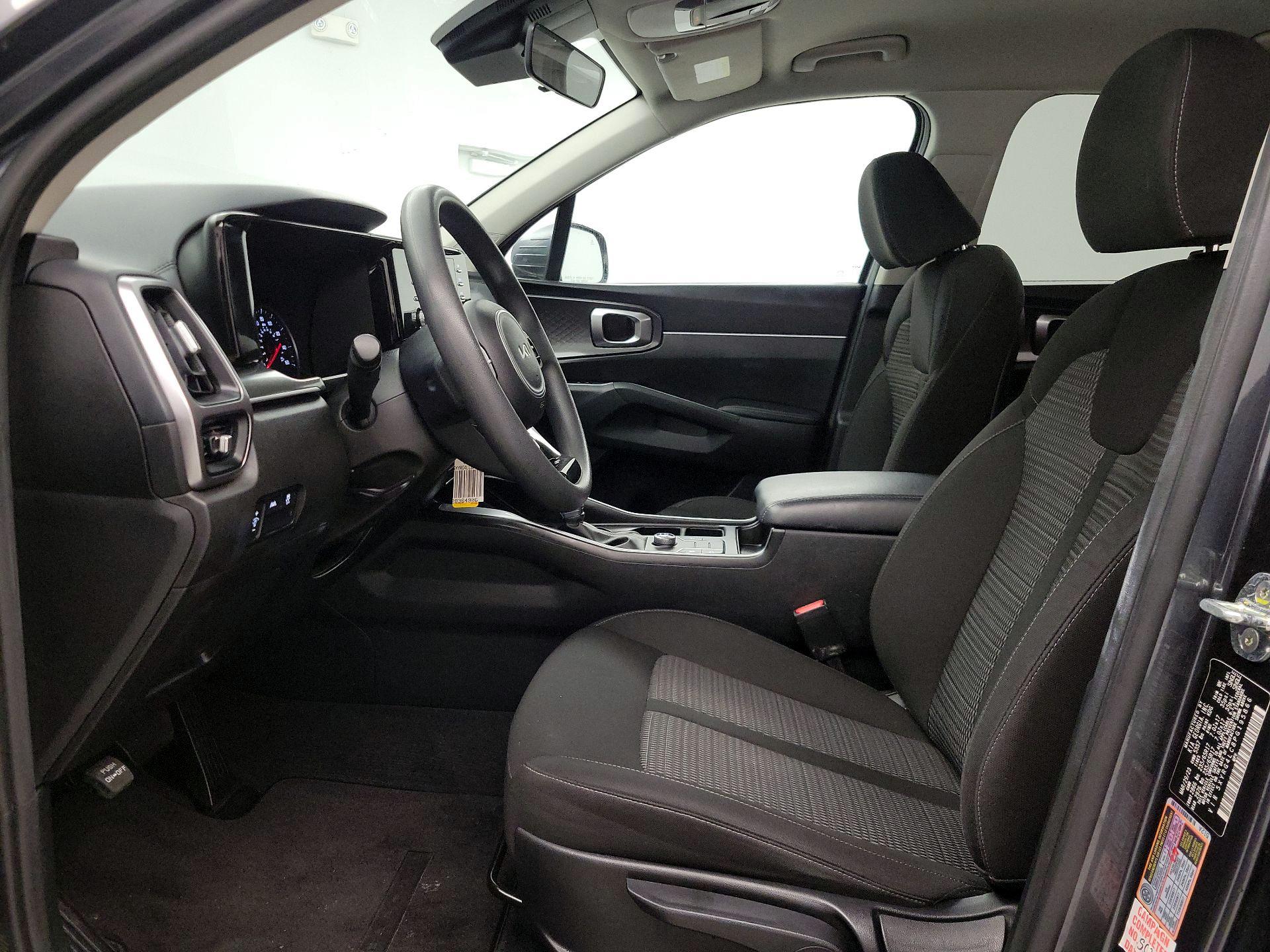 Thumbnail: 2023 Kia Sorento - 11