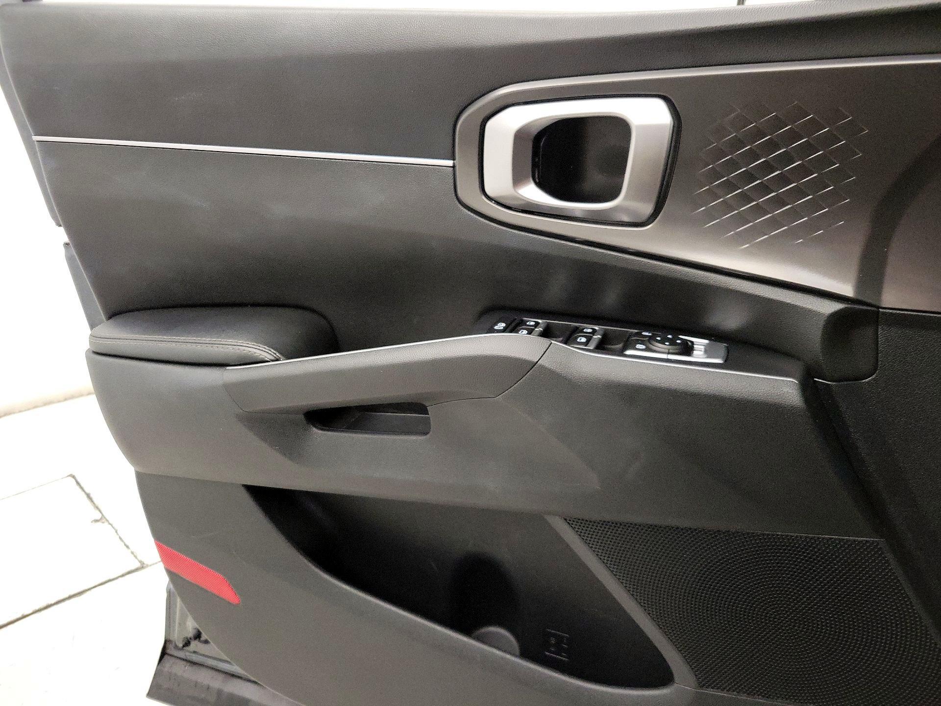 Thumbnail: 2023 Kia Sorento - 12