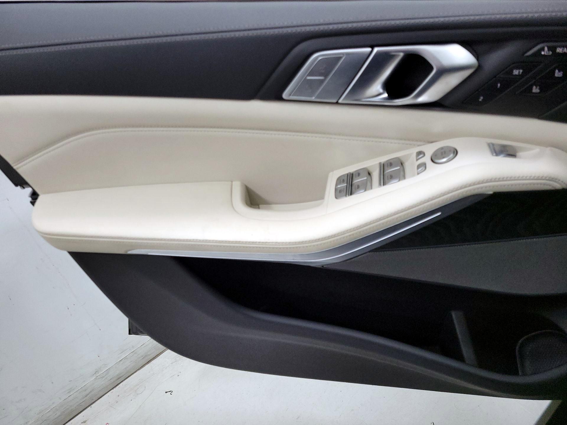 Thumbnail: 2021 BMW X7 - 12