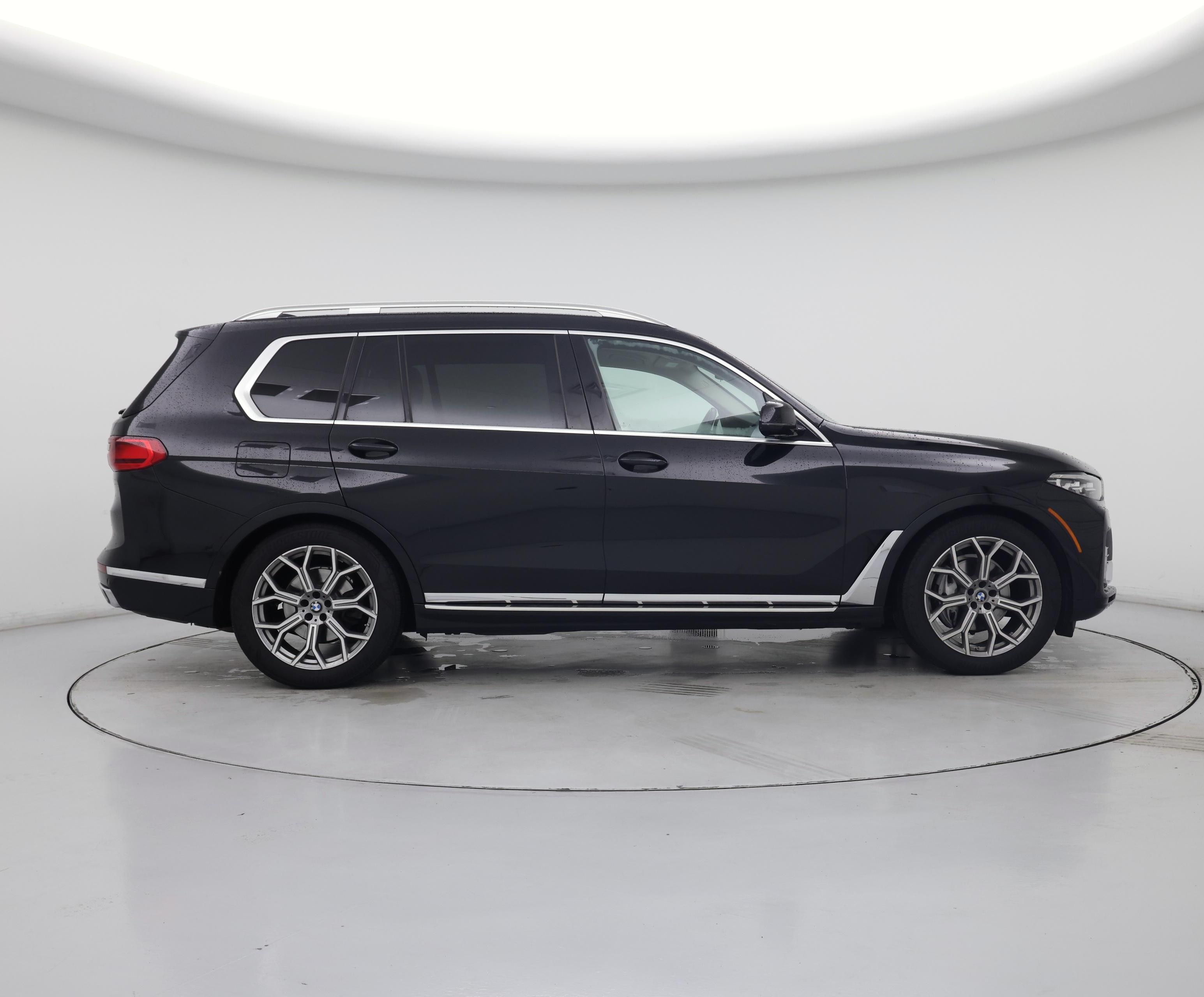 Thumbnail: 2021 BMW X7 - 7
