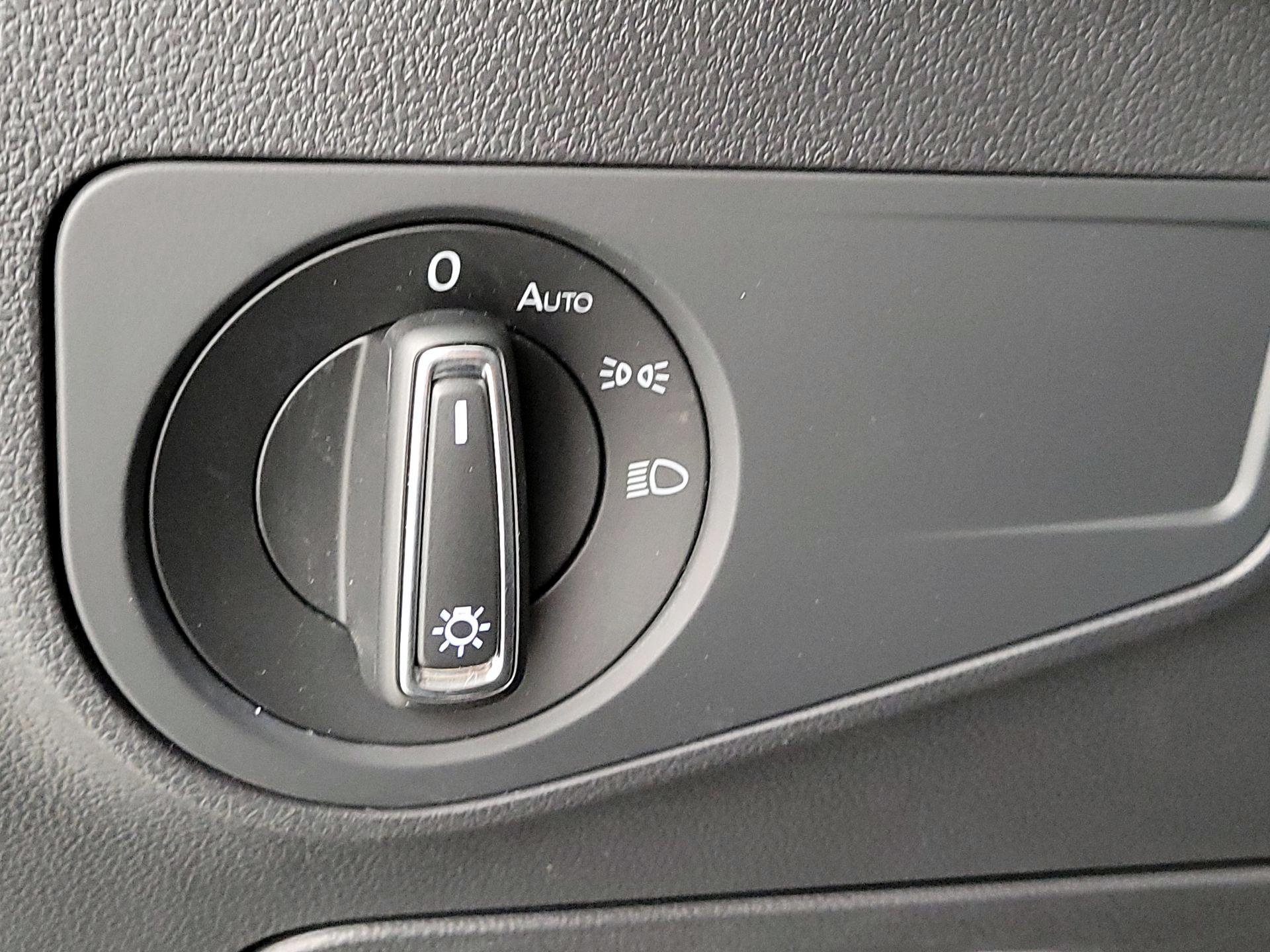 Thumbnail: 2023 Volkswagen Tiguan - 13