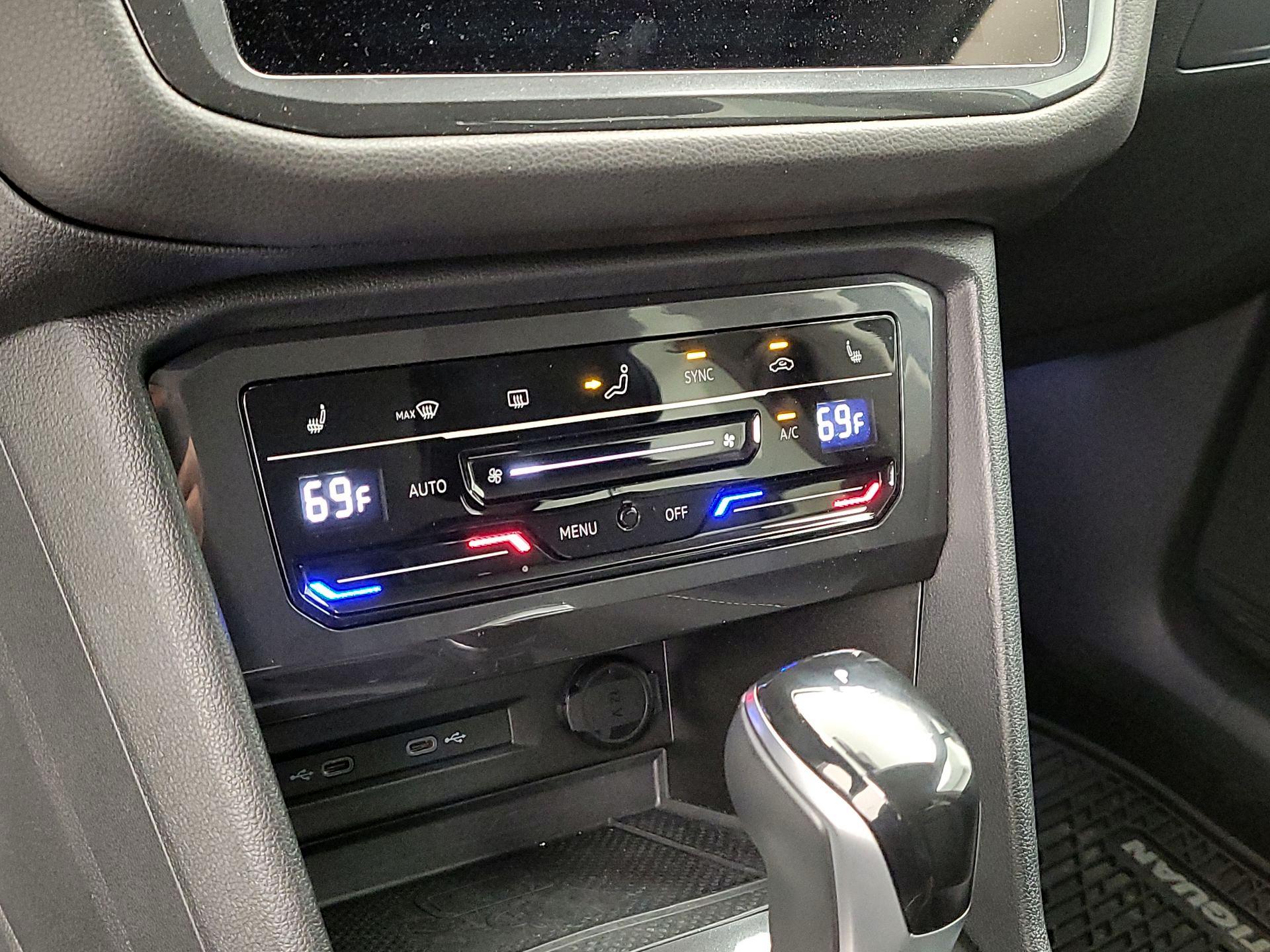 Thumbnail: 2023 Volkswagen Tiguan - 16