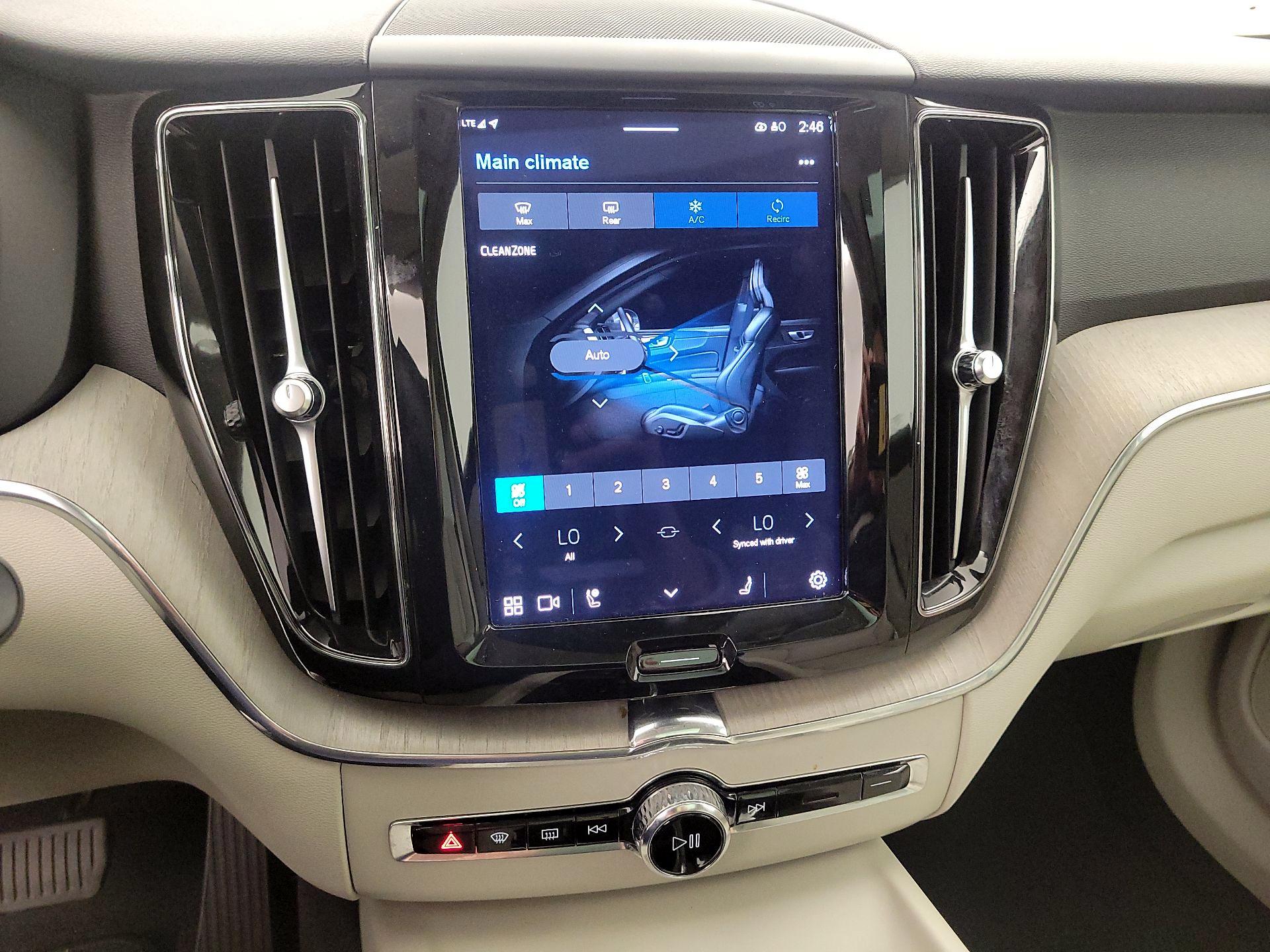 Thumbnail: 2023 Volvo XC60 - 17