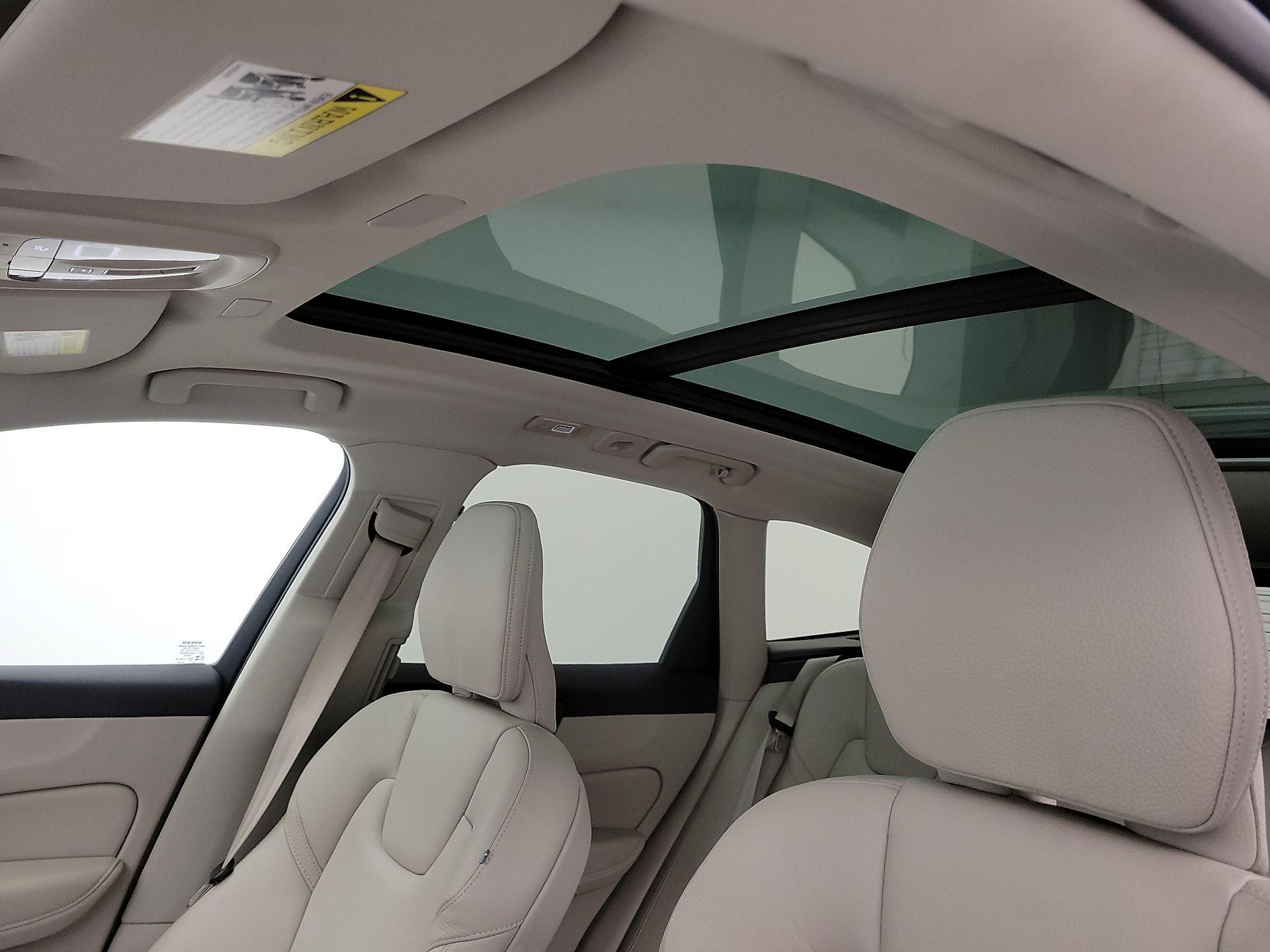 Thumbnail: 2023 Volvo XC60 - 20