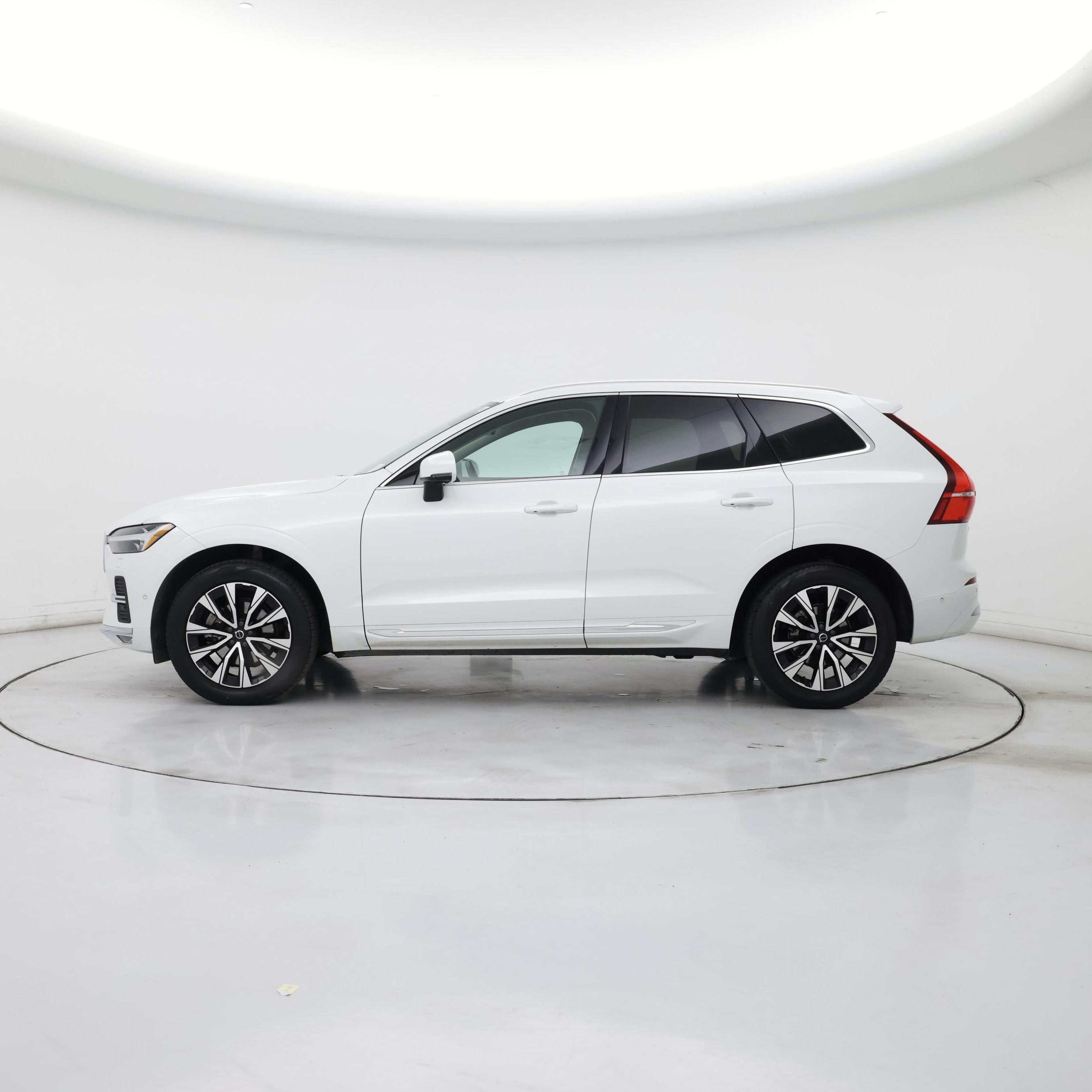 Thumbnail: 2023 Volvo XC60 - 3
