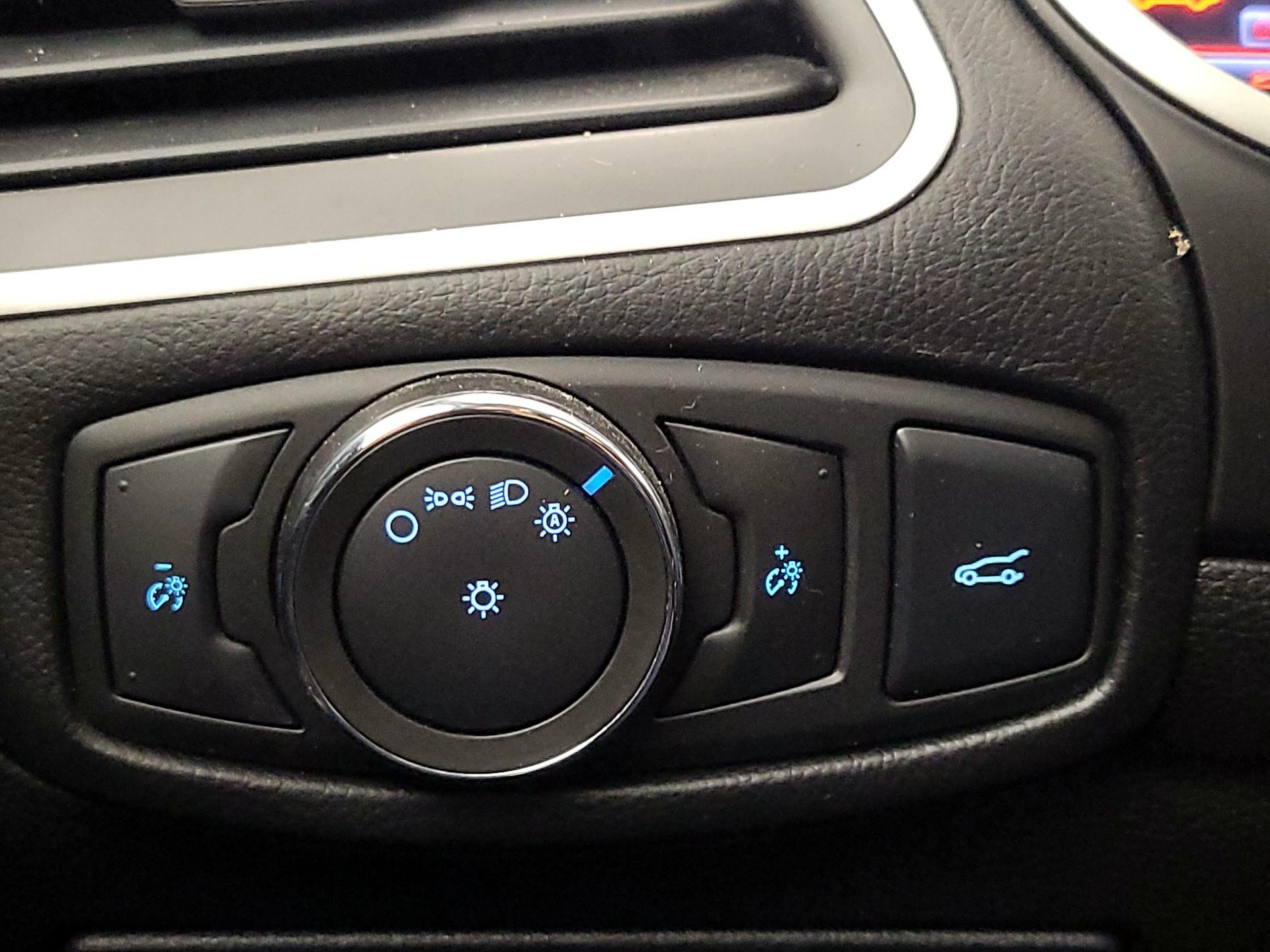 Thumbnail: 2015 Ford Edge - 13