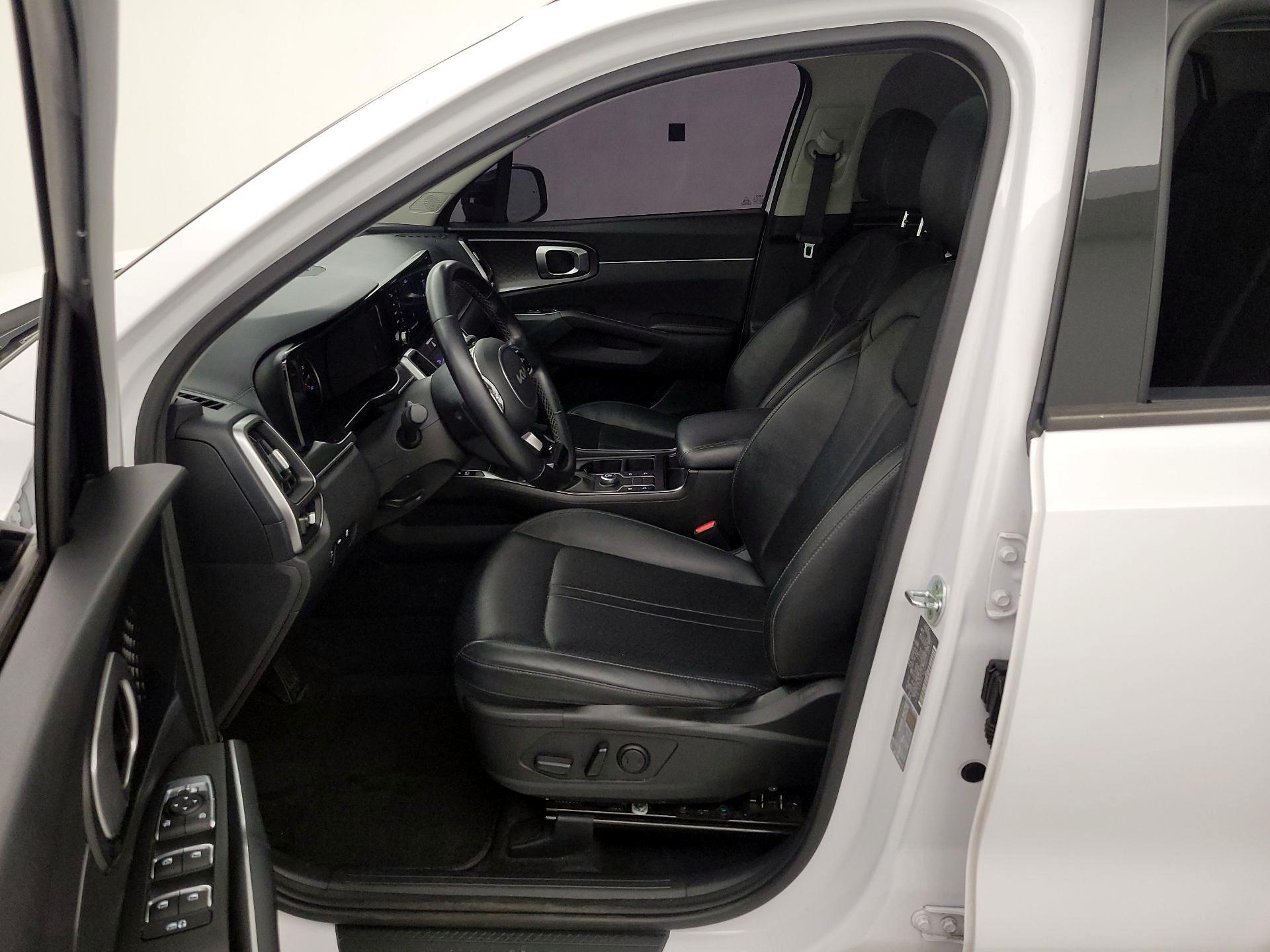 Thumbnail: 2022 Kia Sorento - 11