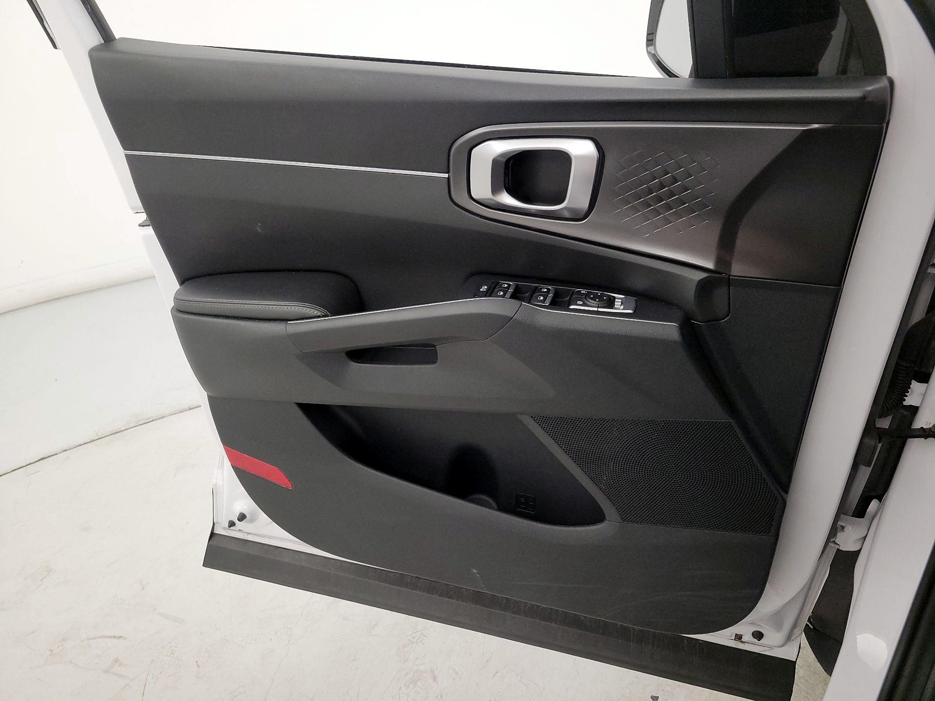 Thumbnail: 2022 Kia Sorento - 12