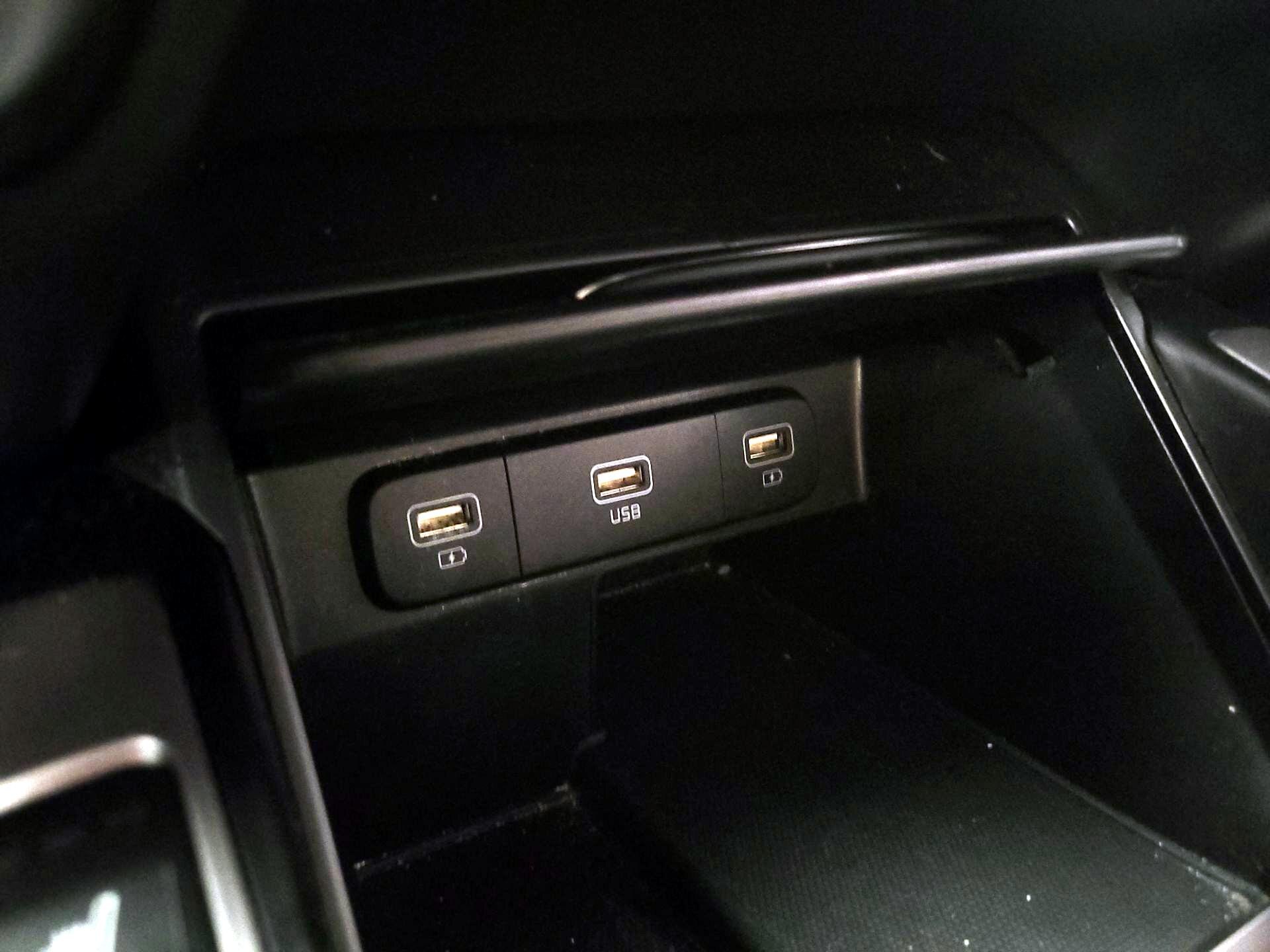 Thumbnail: 2022 Kia Sorento - 19