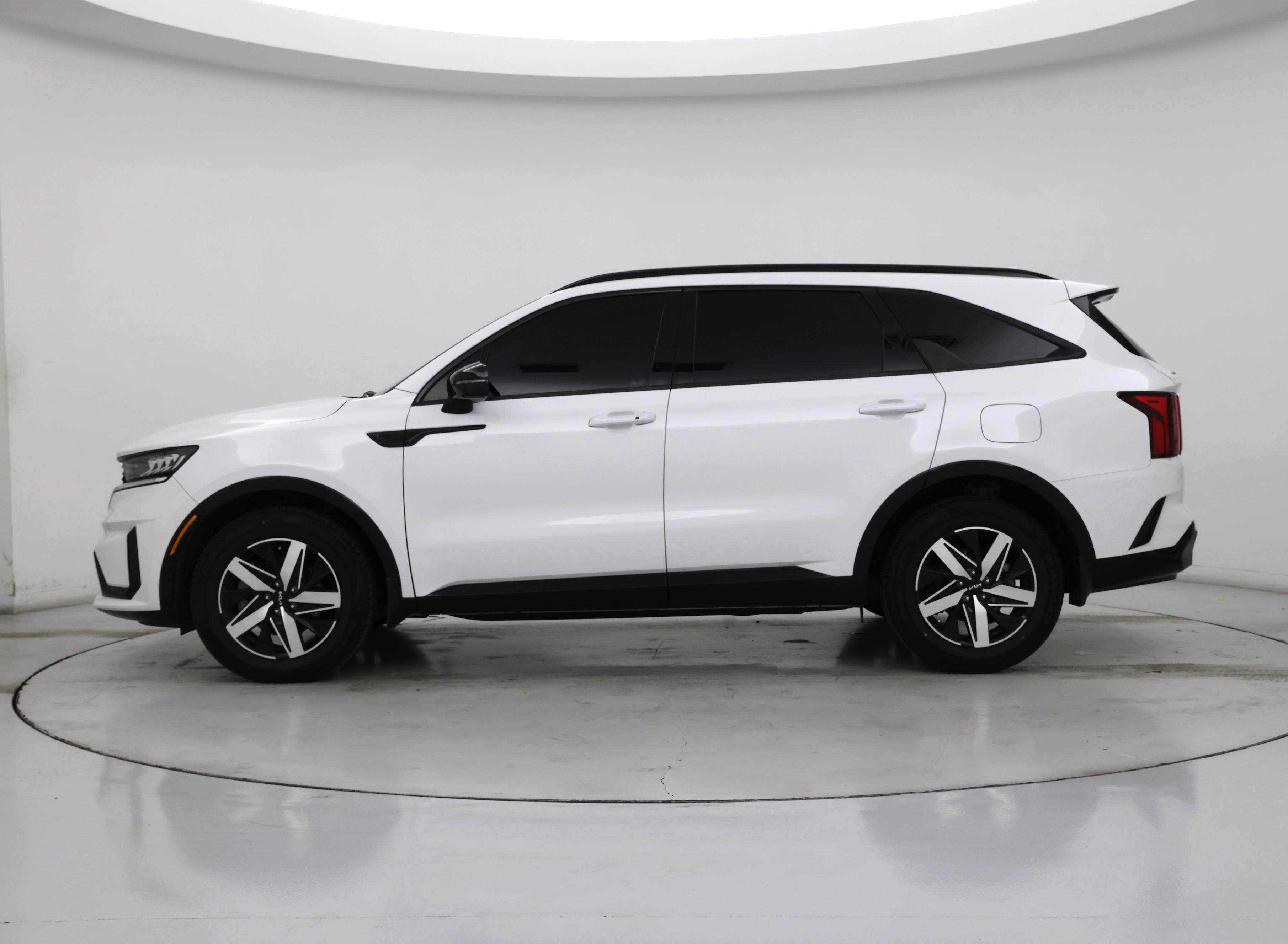 Thumbnail: 2022 Kia Sorento - 3