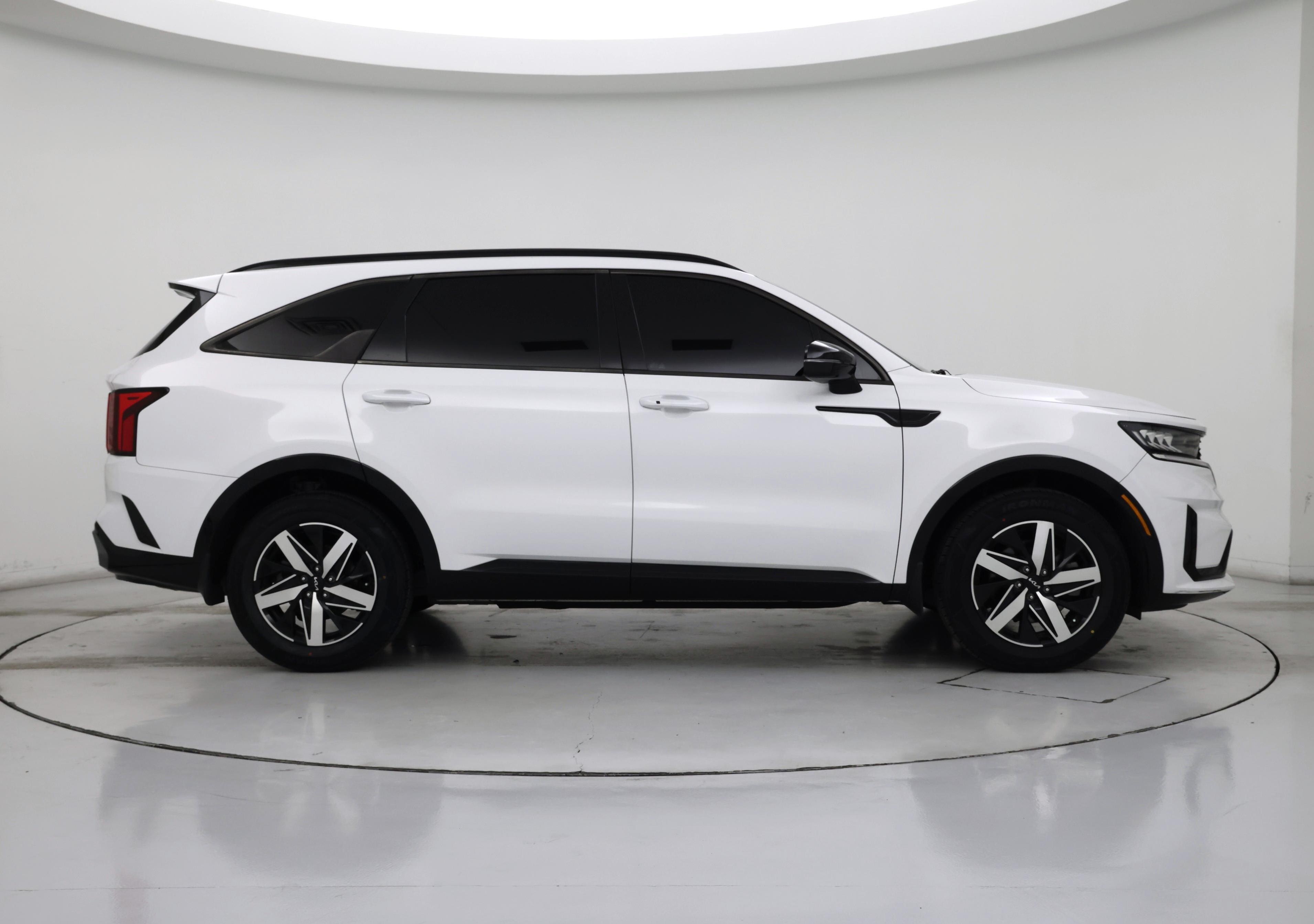 Thumbnail: 2022 Kia Sorento - 7