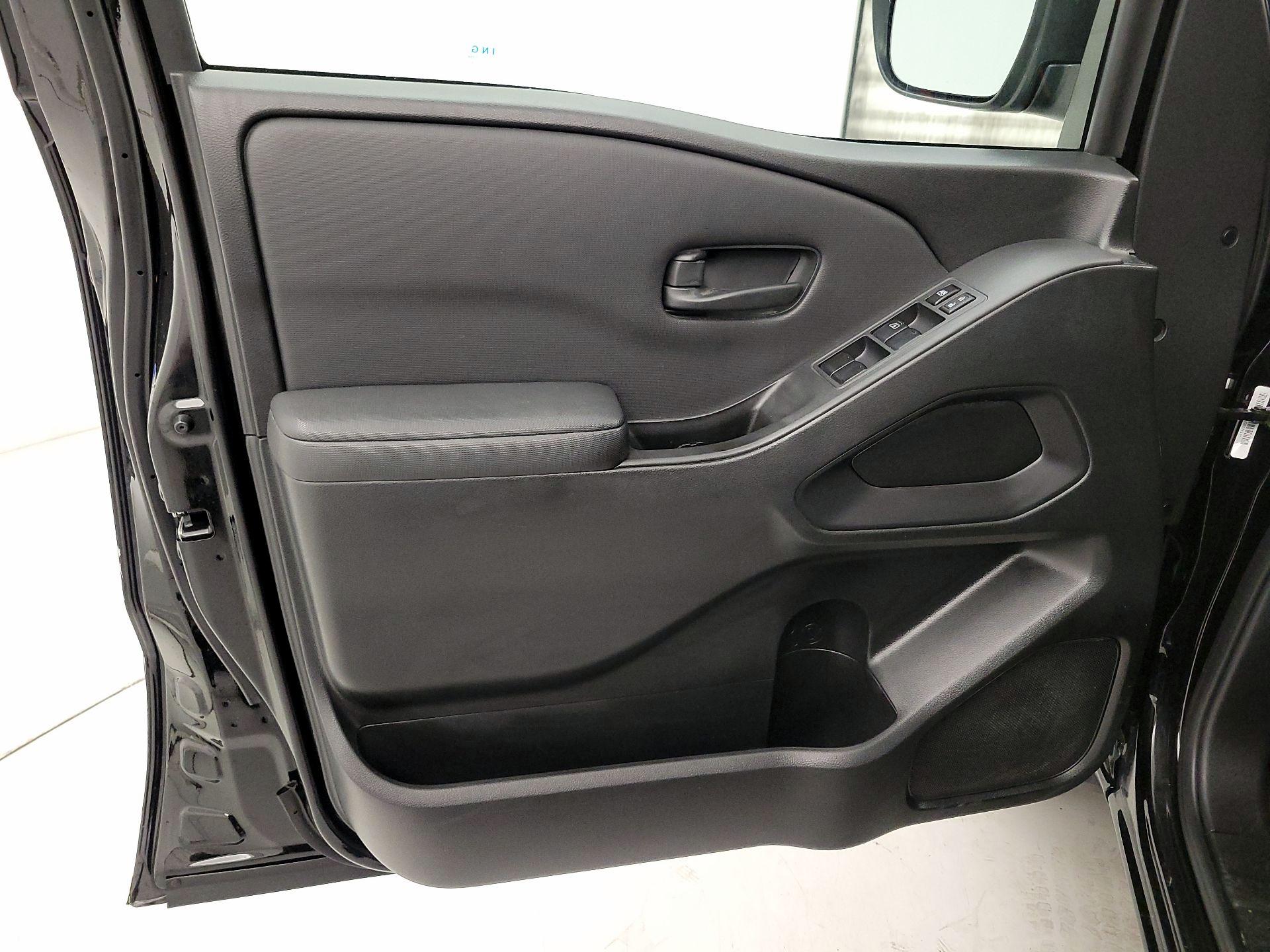 Thumbnail: 2022 Nissan Frontier - 12