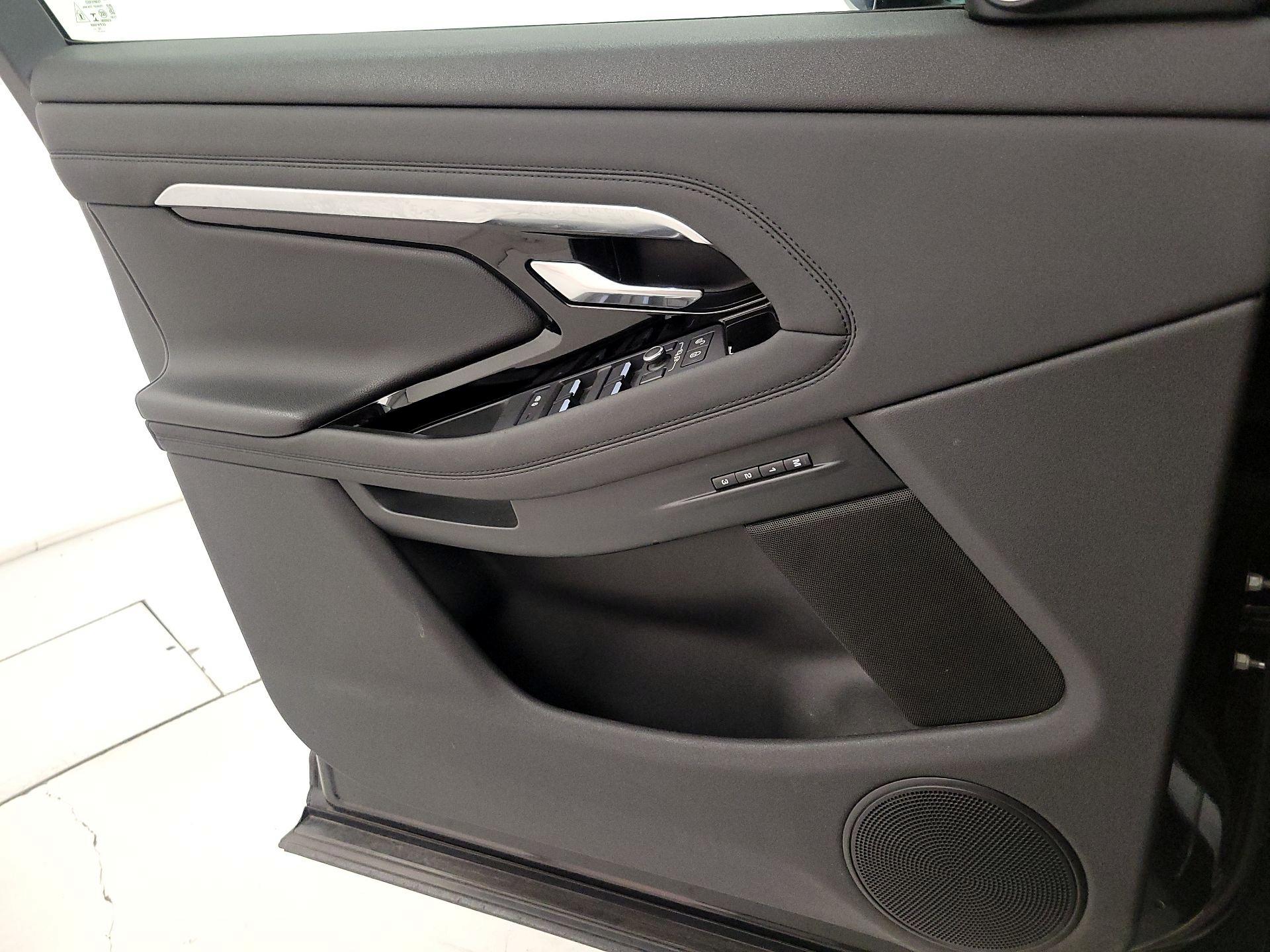 Thumbnail: 2020 Land Rover Range Rover Evoque - 12