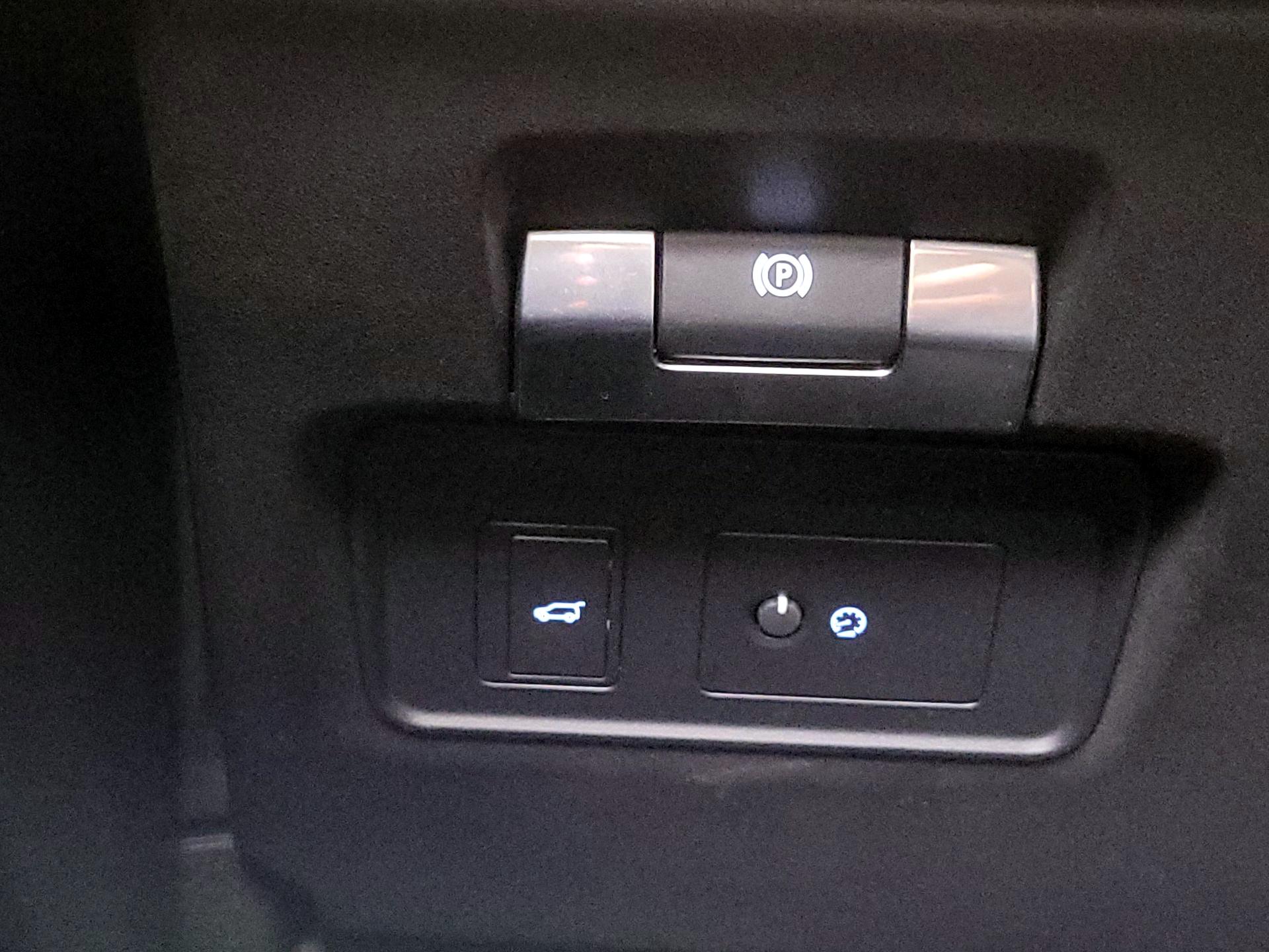 Thumbnail: 2020 Land Rover Range Rover Evoque - 13