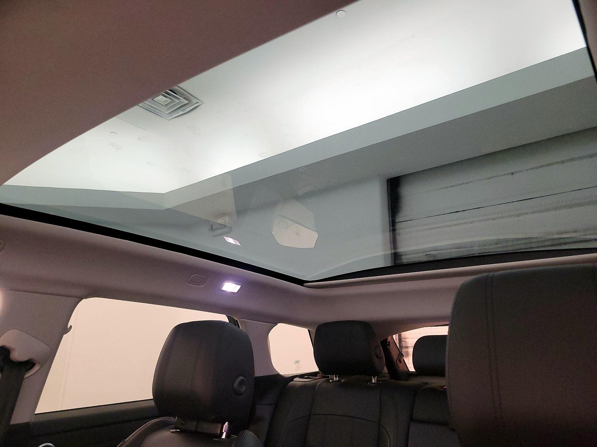 Thumbnail: 2020 Land Rover Range Rover Evoque - 20