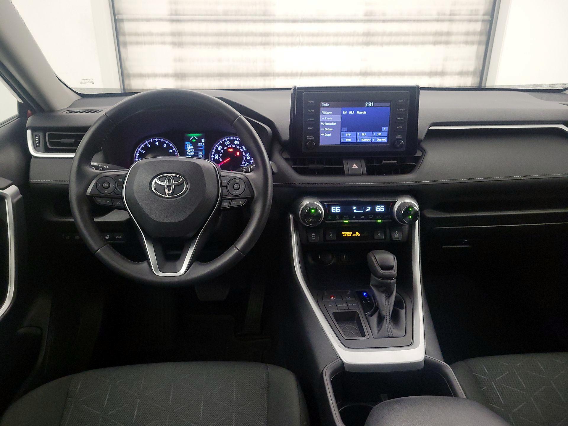 Thumbnail: 2022 Toyota RAV4 - 9